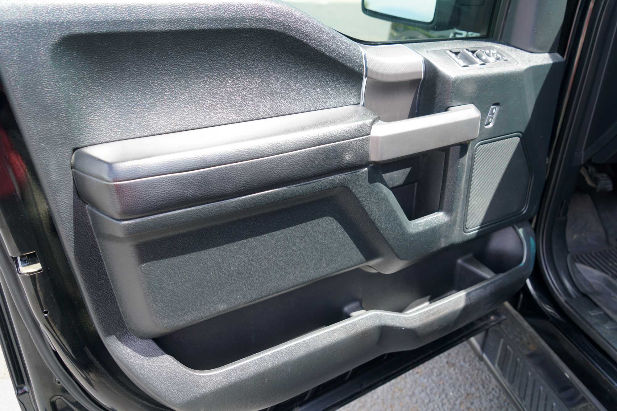 2016 Ford F150 SuperCrew Cab XLT Pickup 4D 6 1/2 ft