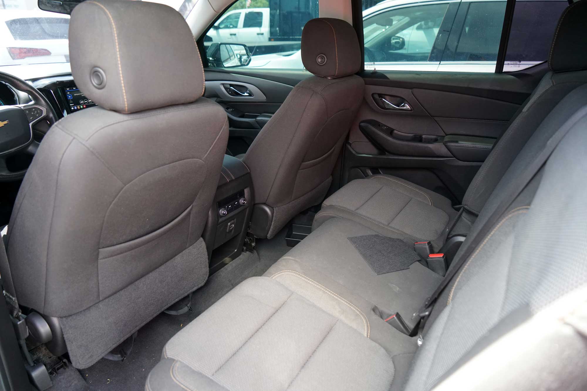 2020 Chevrolet Traverse LS Sport Utility 4D