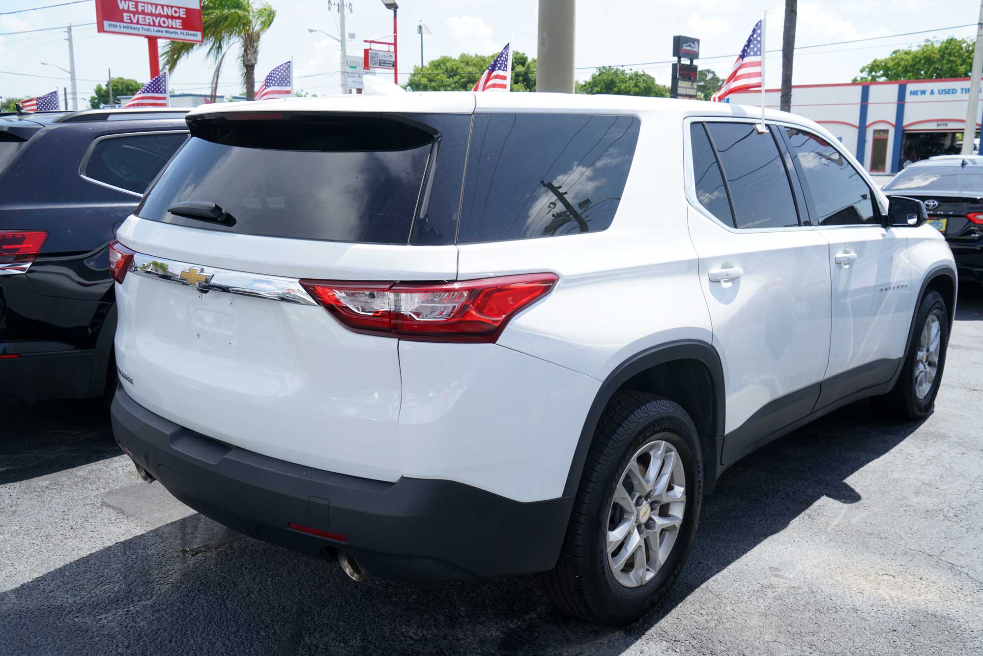 2020 Chevrolet Traverse LS Sport Utility 4D
