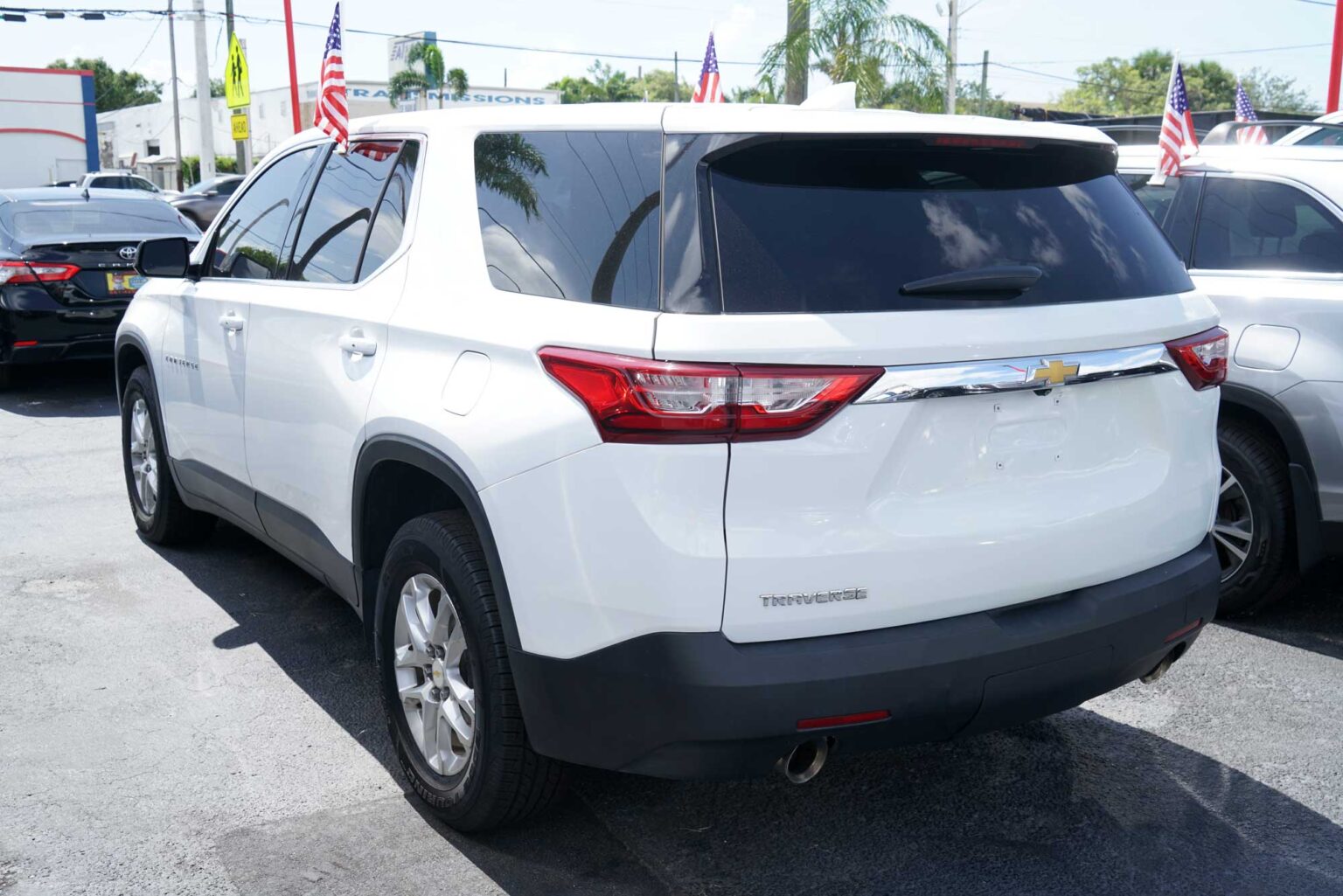 2020 Chevrolet Traverse LS Sport Utility 4D