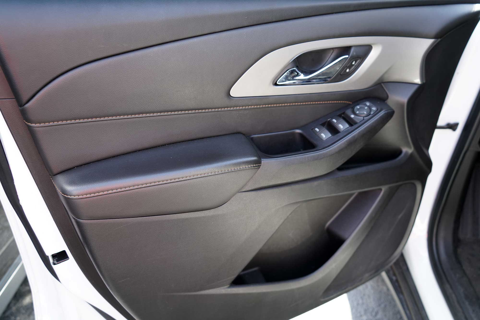 2020 Chevrolet Traverse LS Sport Utility 4D