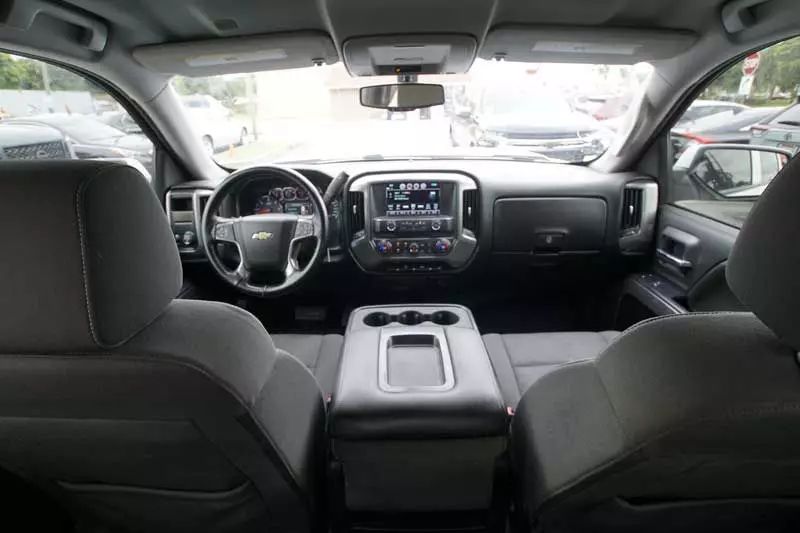 2018 Chevrolet Silverado 1500 Crew Cab LT Pickup 4D 5 3/4 ft