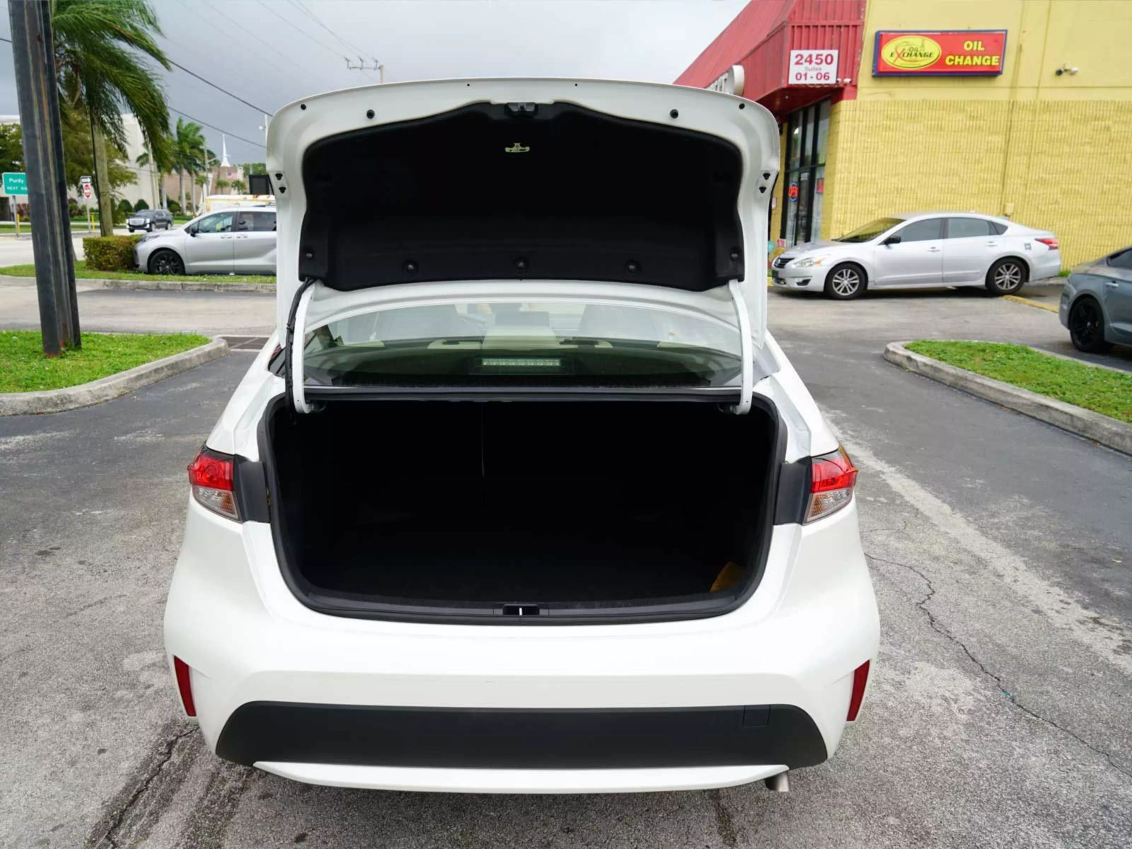 2021 Toyota Corolla LE Sedan 4D