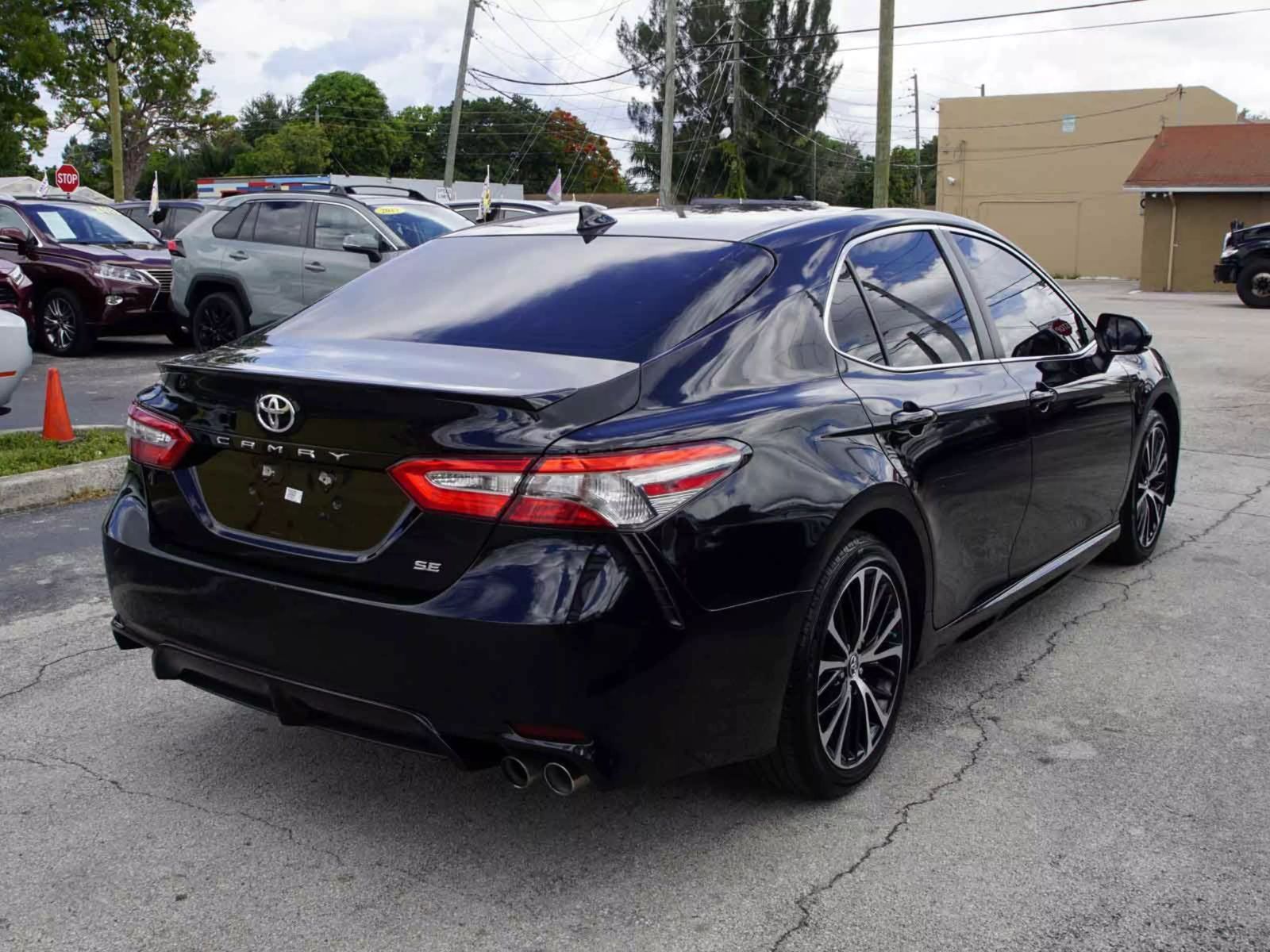 2019 Toyota Camry SE Sedan 4D