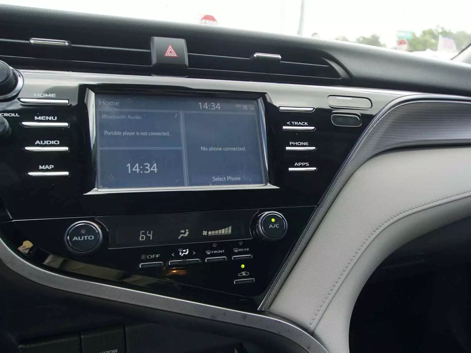 2019 Toyota Camry SE Sedan 4D