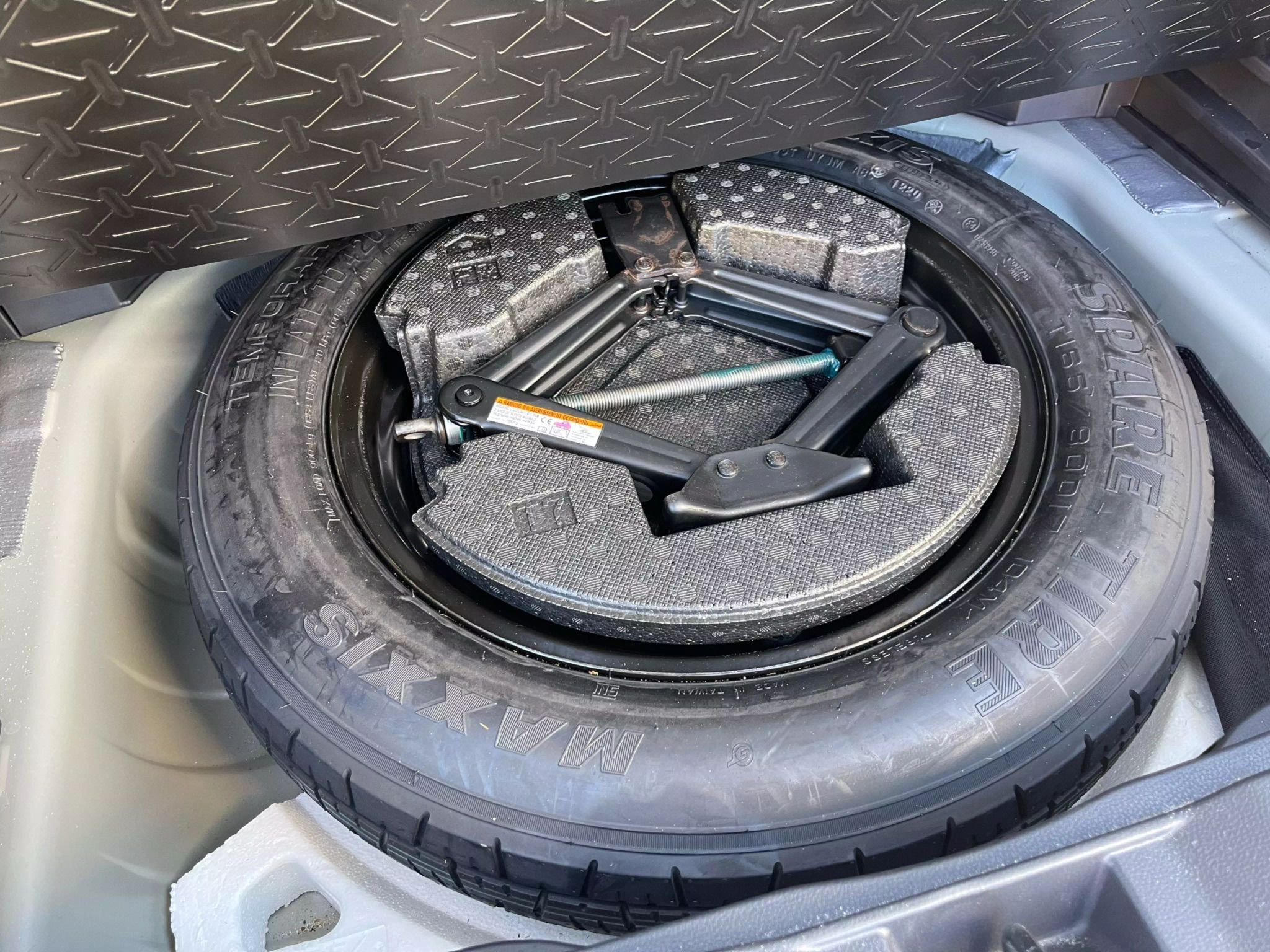2020 Toyota RAV4 LE Sport Utility 4D