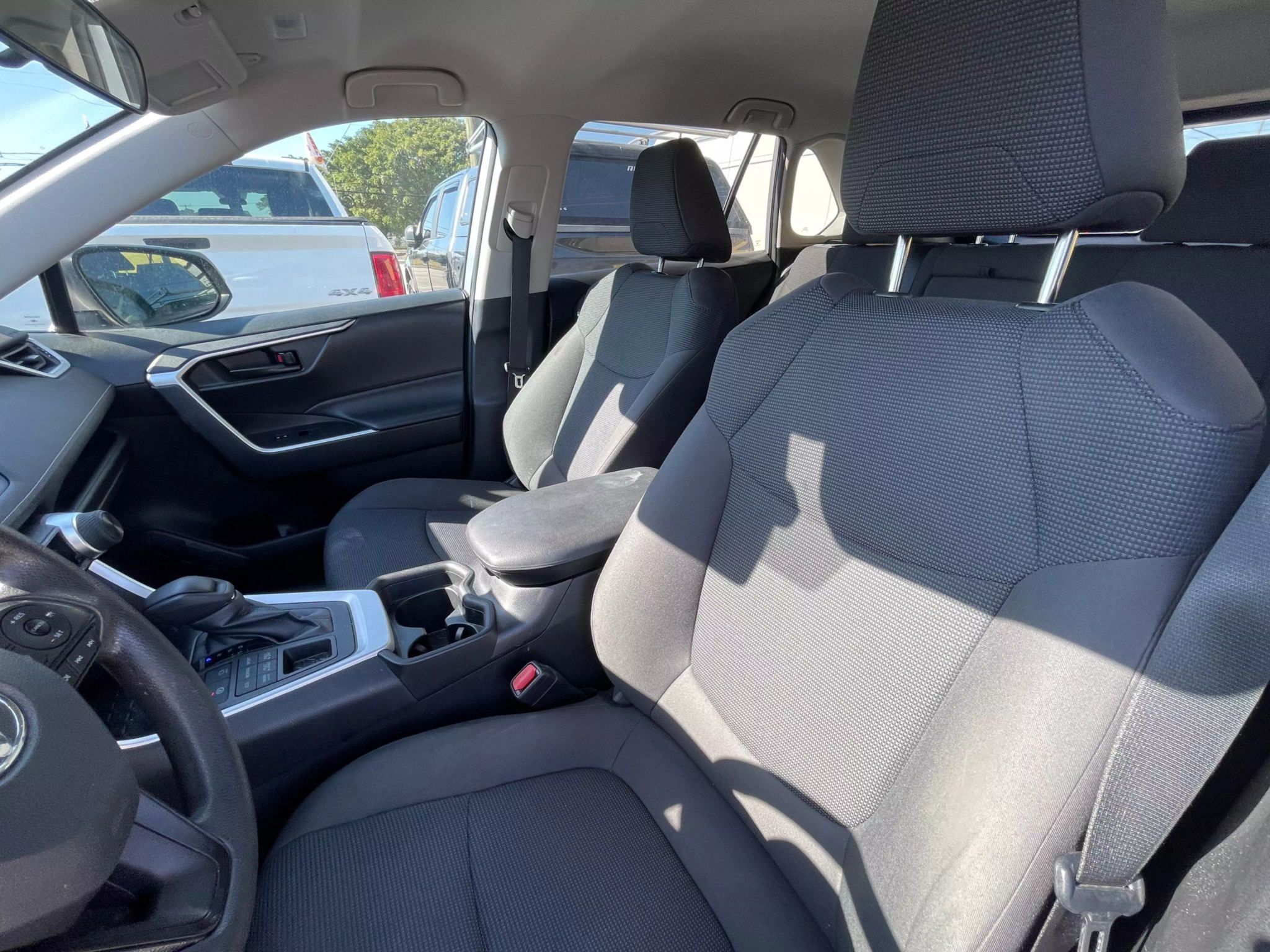 2020 Toyota RAV4 LE Sport Utility 4D