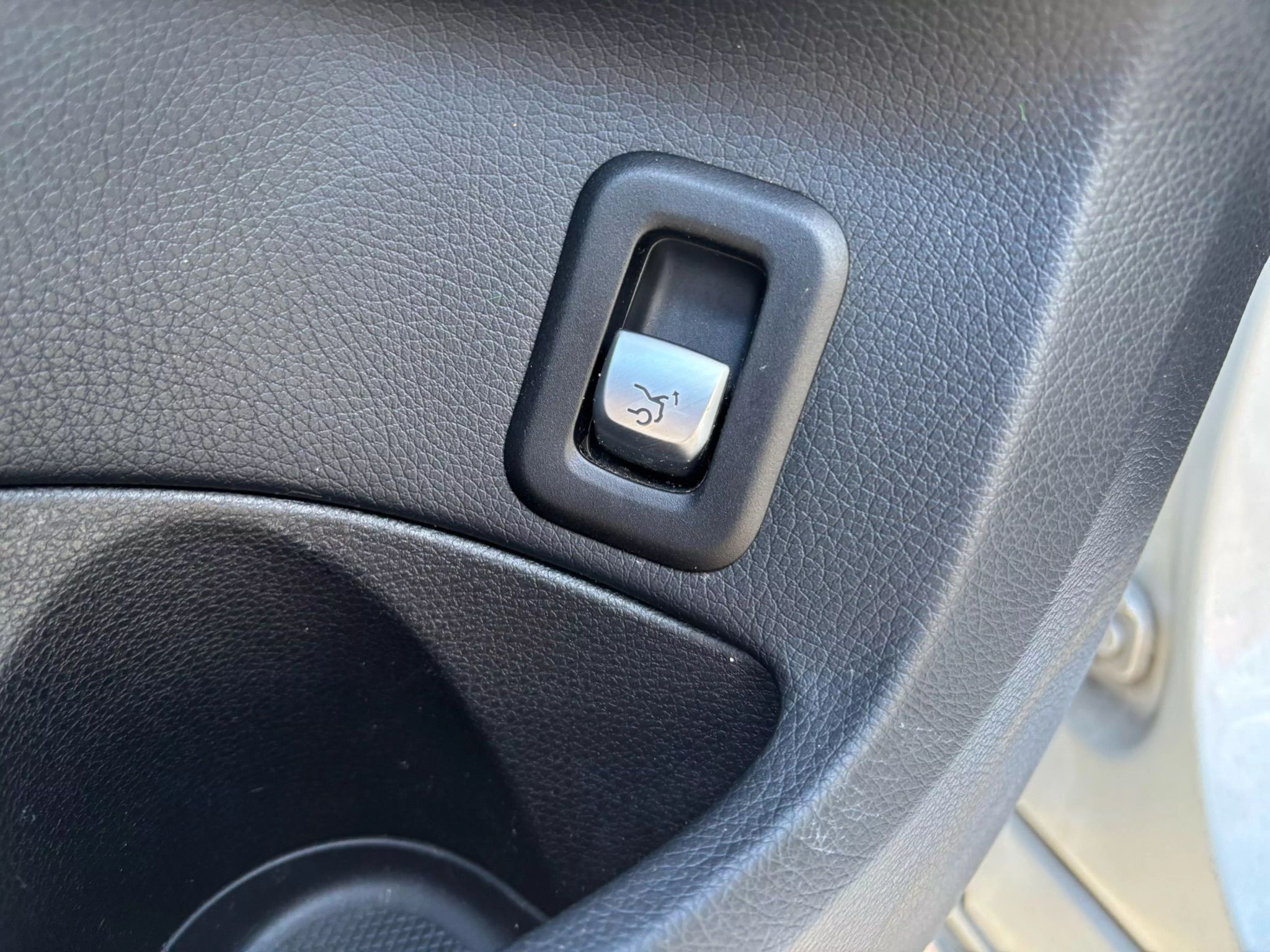 2015 Mercedes-Benz C-Class C 300 4MATIC Sedan 4D