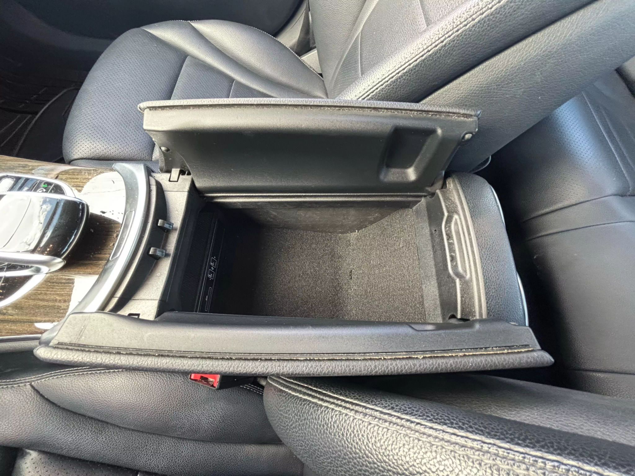 2015 Mercedes-Benz C-Class C 300 4MATIC Sedan 4D