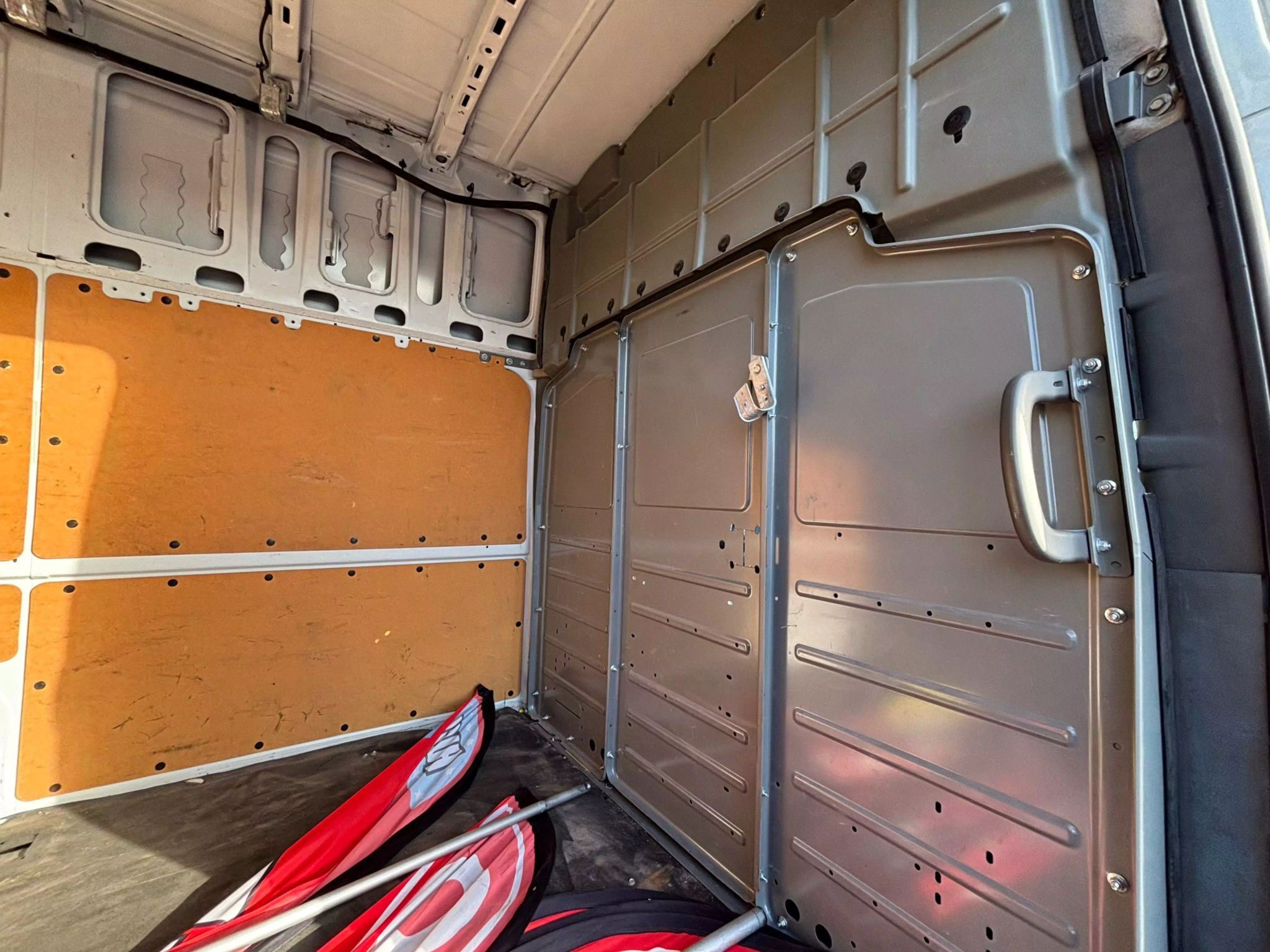 2019 Nissan NV2500 HD Cargo SV Van 3D