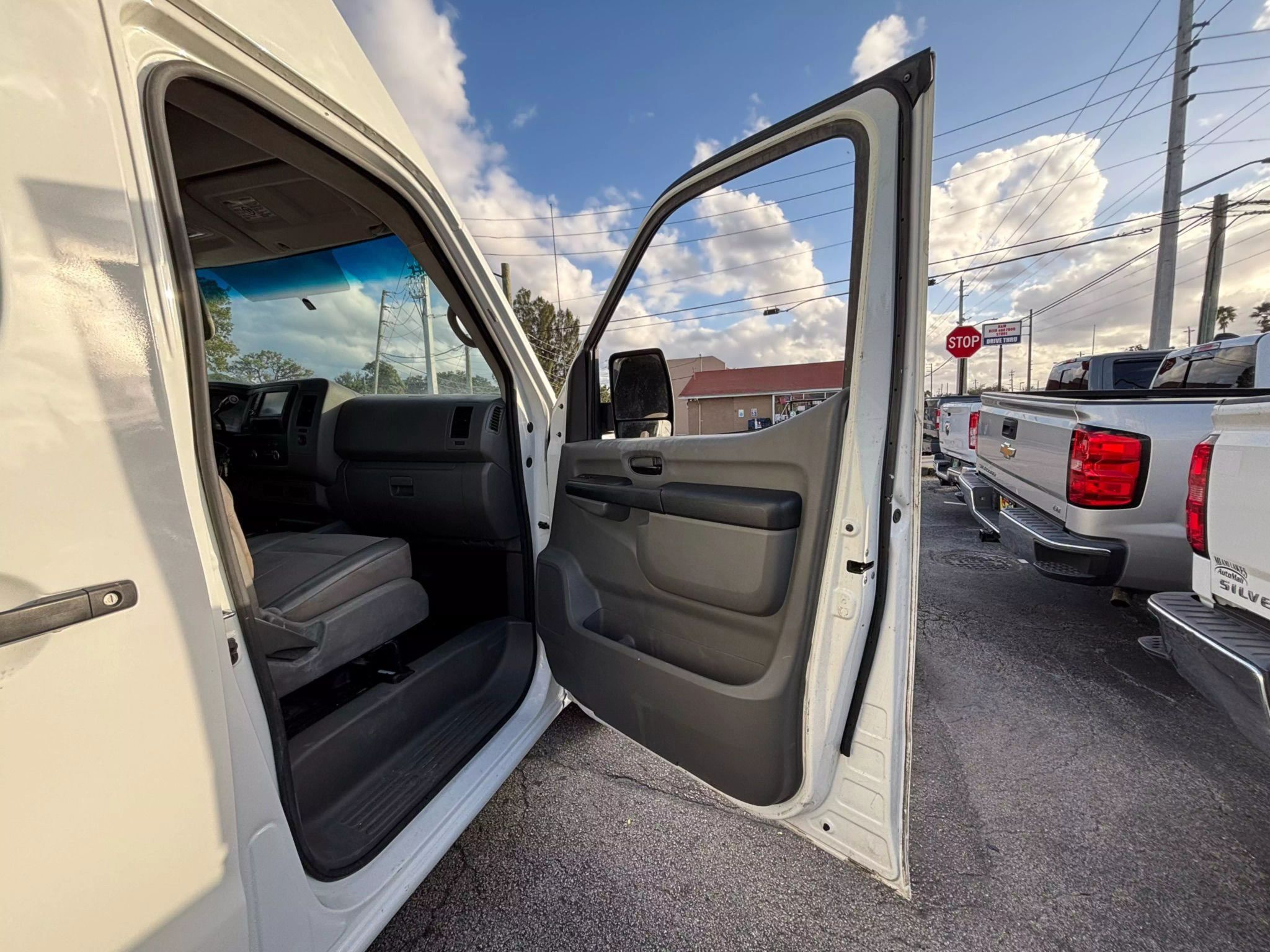 2019 Nissan NV2500 HD Cargo SV Van 3D