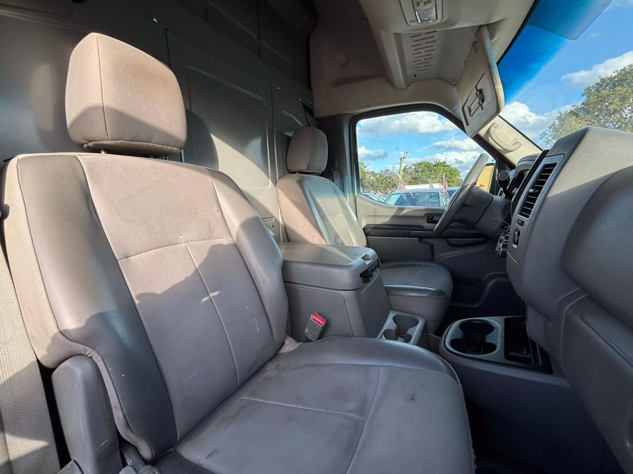 2019 Nissan NV2500 HD Cargo SV Van 3D