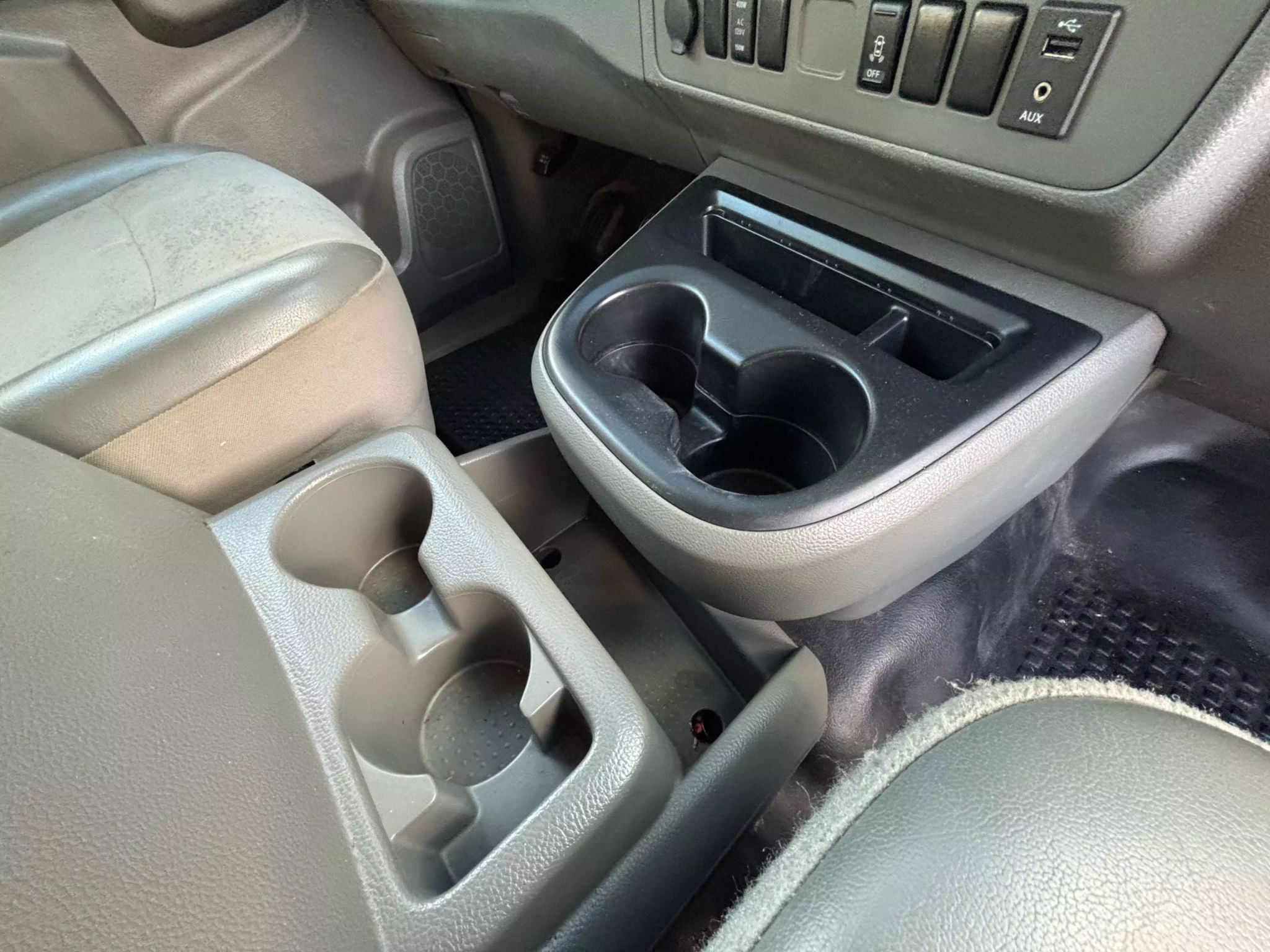 2019 Nissan NV2500 HD Cargo SV Van 3D