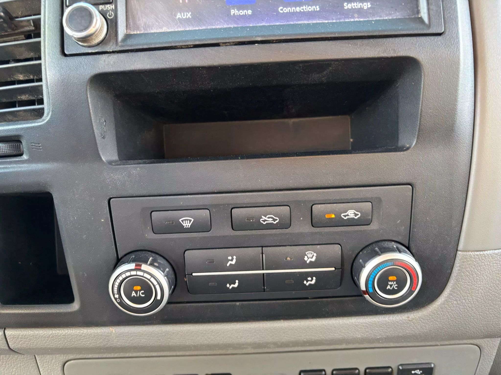 2019 Nissan NV2500 HD Cargo SV Van 3D