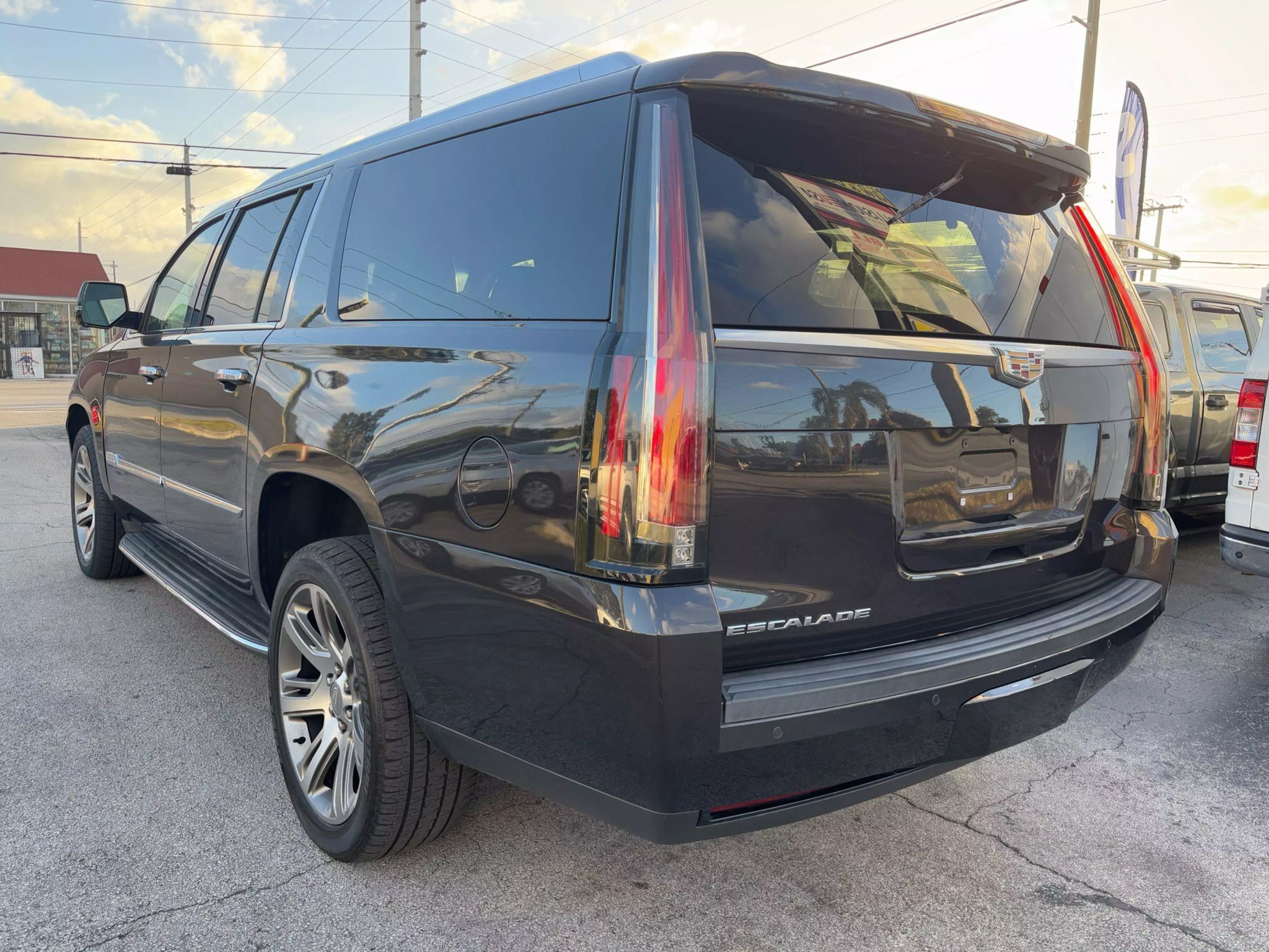 2016 Cadillac Escalade ESV Luxury Sport Utility 4D