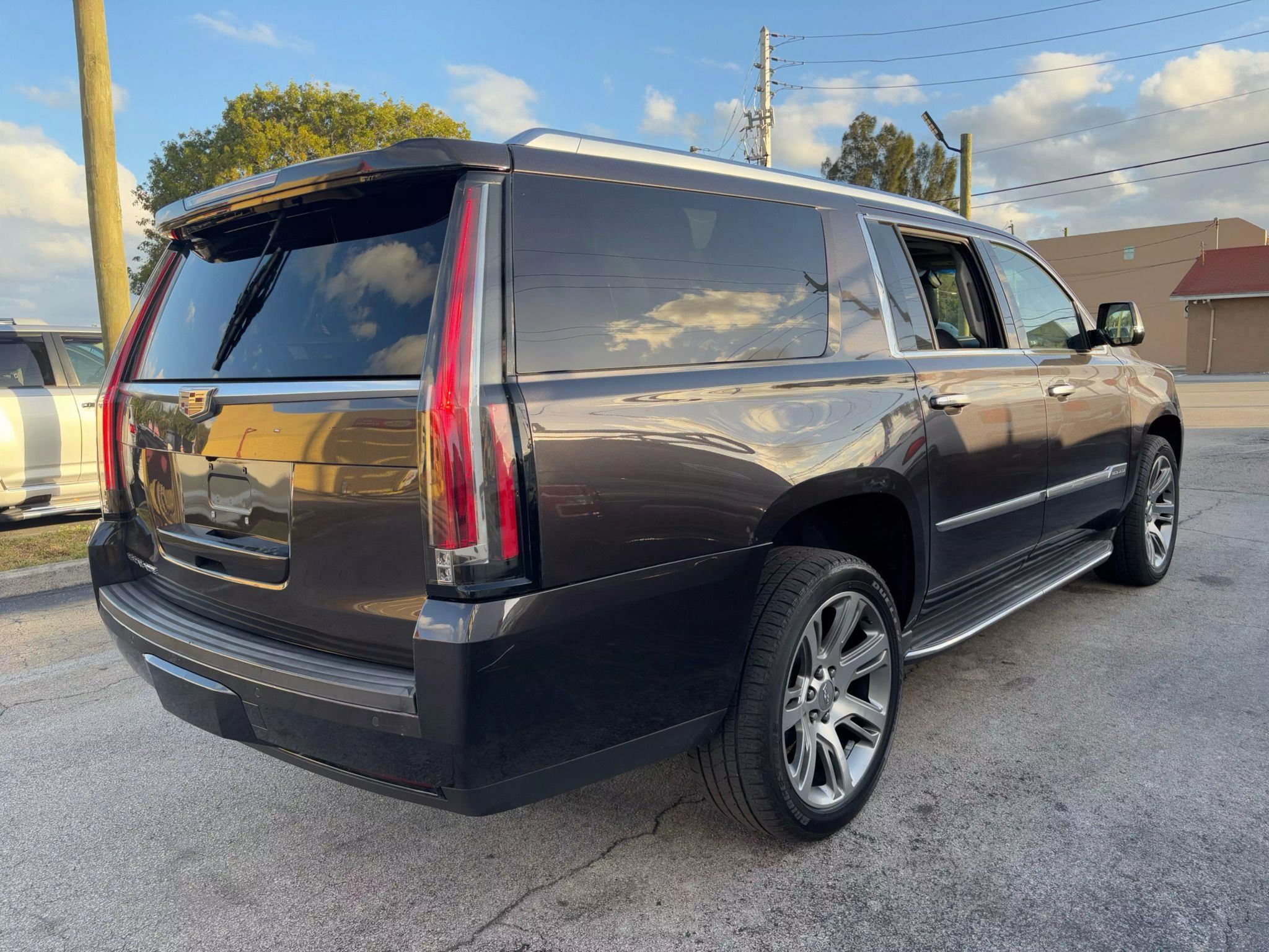2016 Cadillac Escalade ESV Luxury Sport Utility 4D