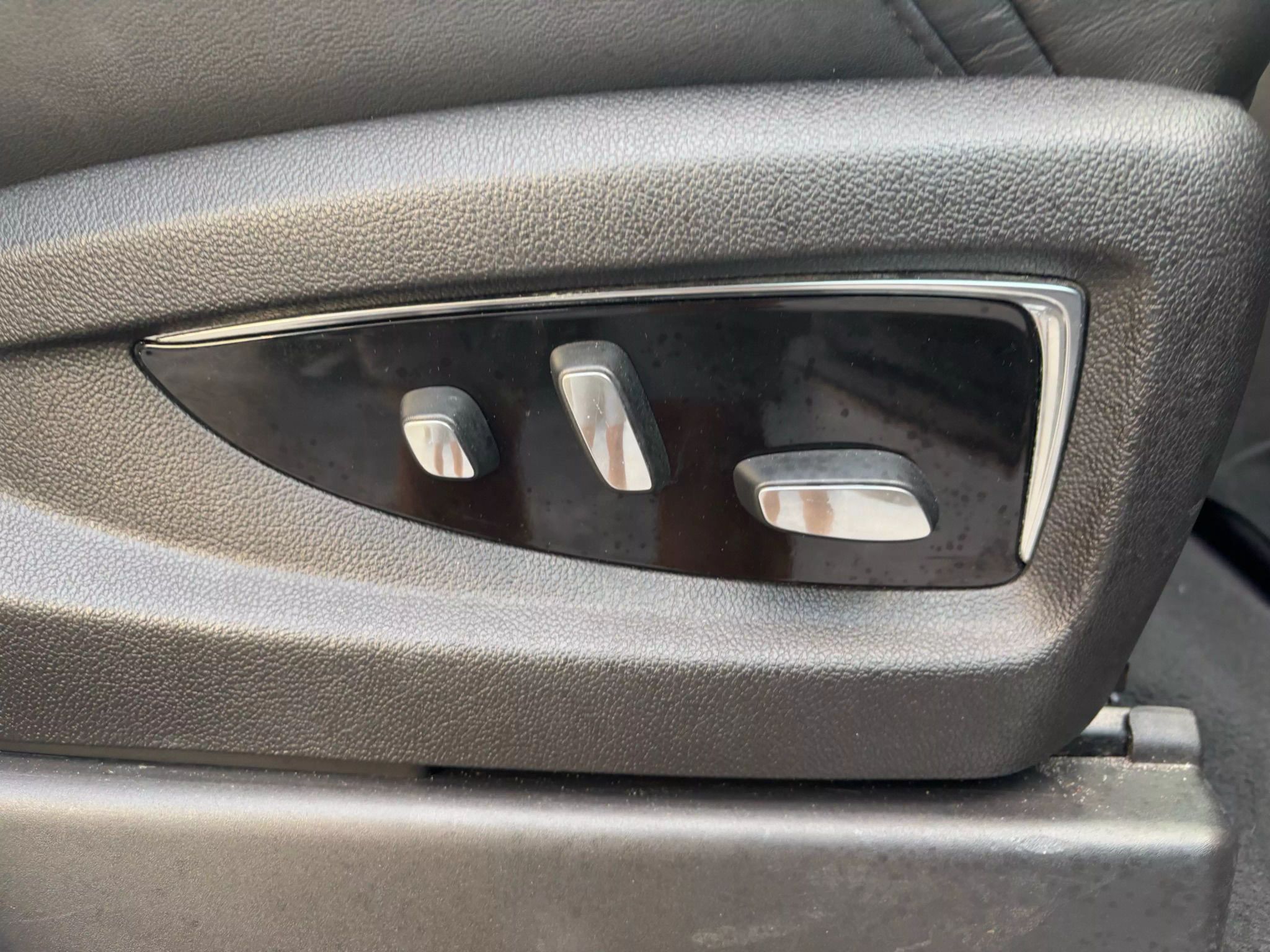 2016 Cadillac Escalade ESV Luxury Sport Utility 4D