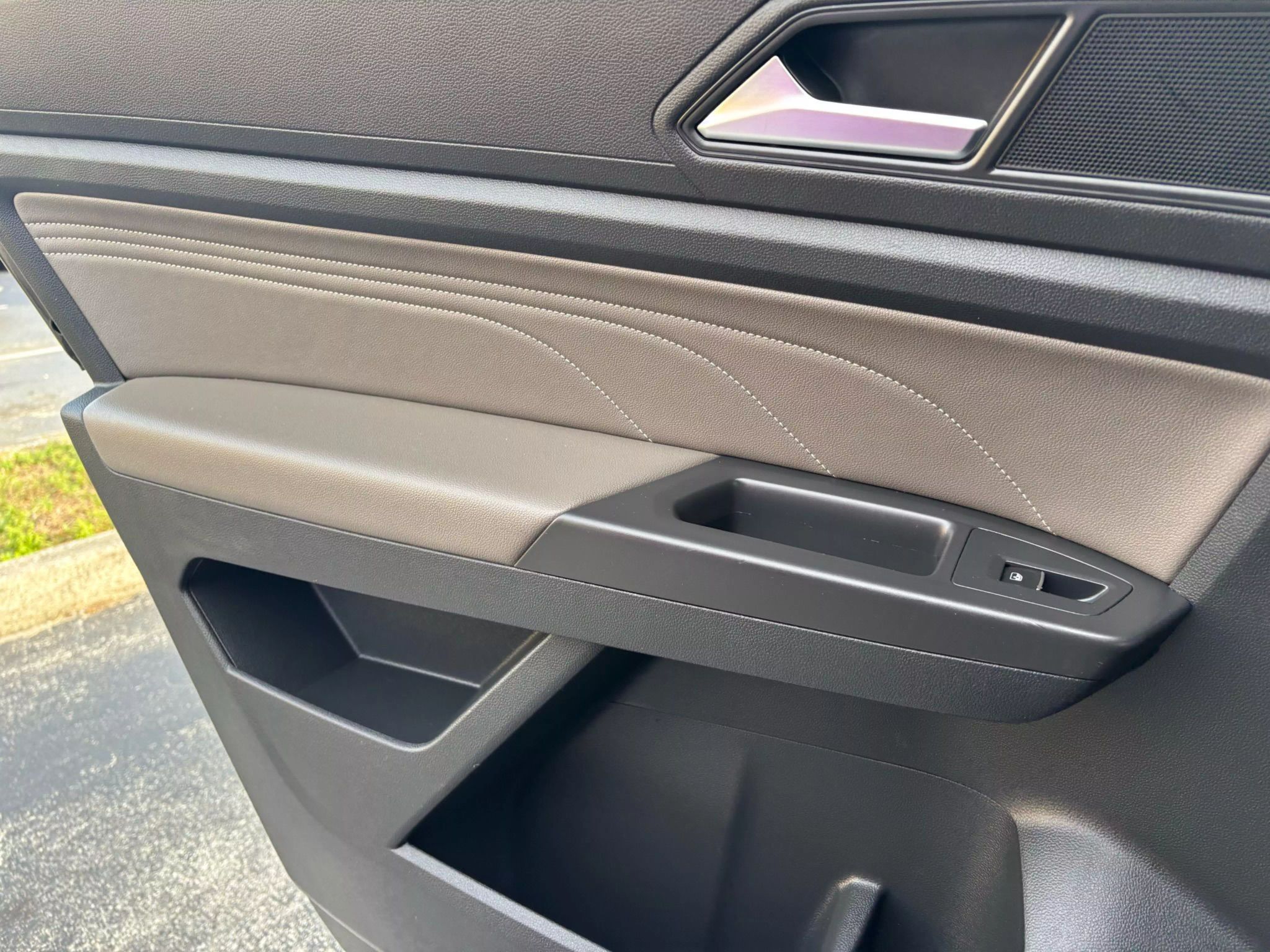 2022 Volkswagen Atlas SE w/Tech Pkg Sport Utility 4D
