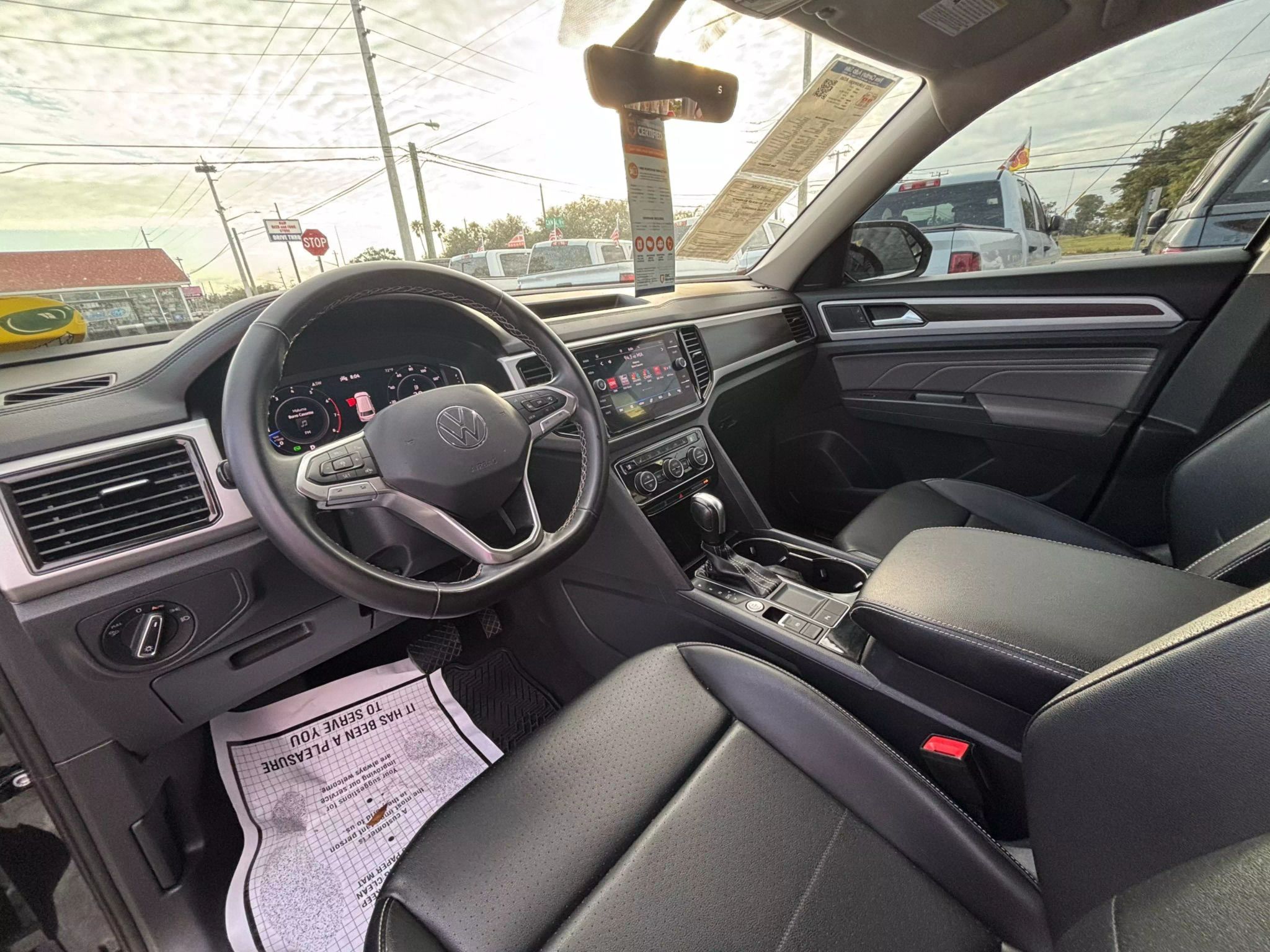 2022 Volkswagen Atlas SE w/Tech Pkg Sport Utility 4D