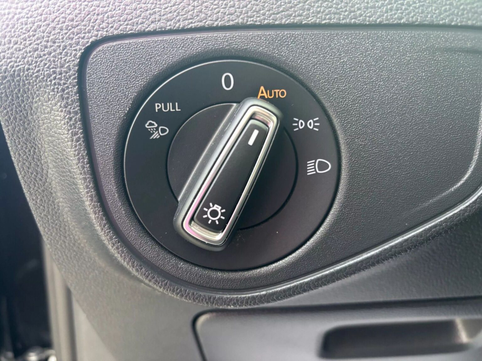 2022 Volkswagen Atlas SE w/Tech Pkg Sport Utility 4D