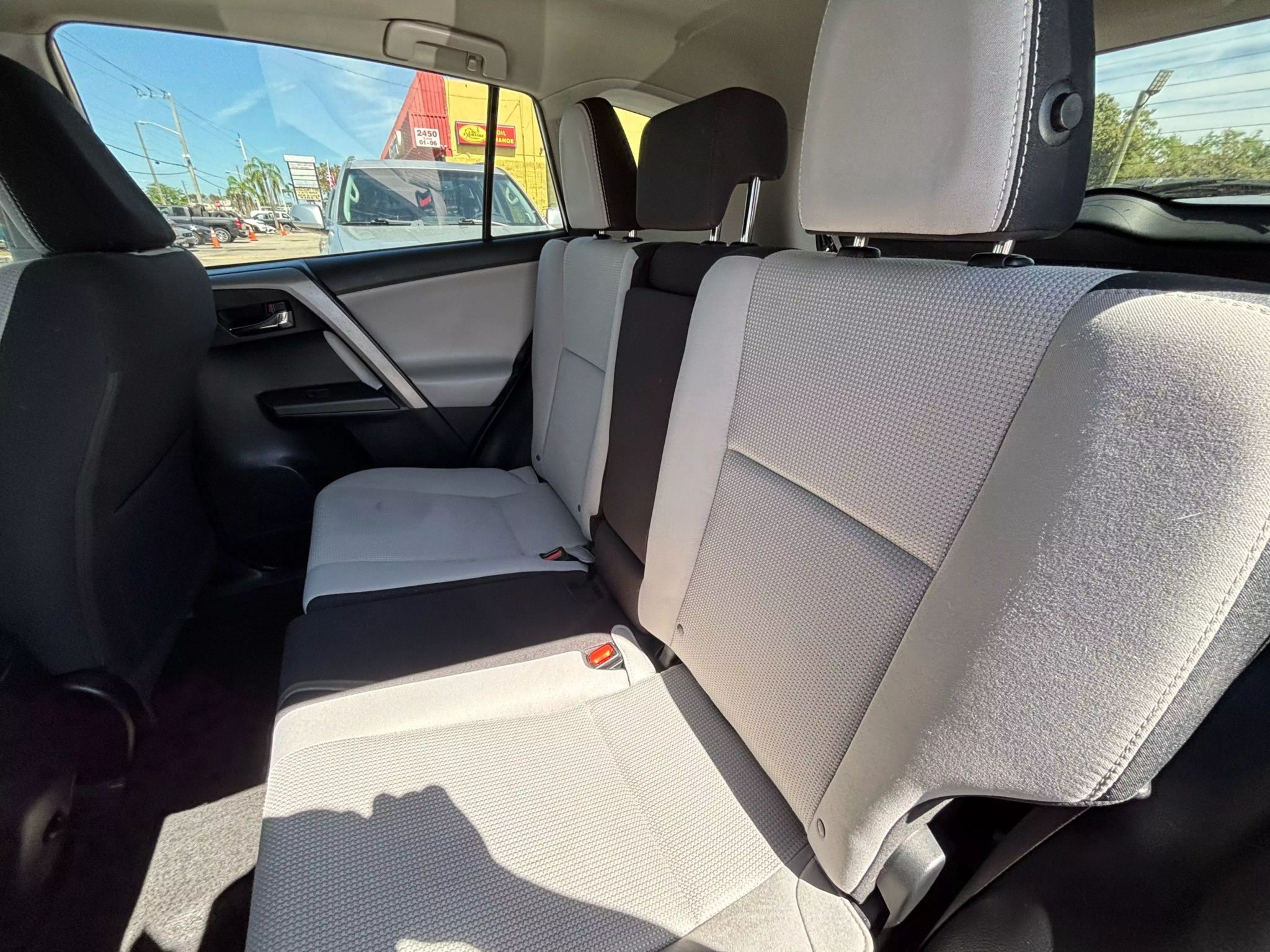 2016 Toyota RAV4 XLE Sport Utility 4D