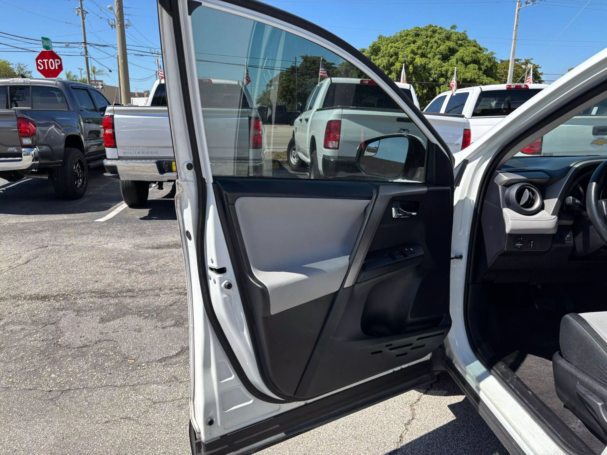 2016 Toyota RAV4 XLE Sport Utility 4D