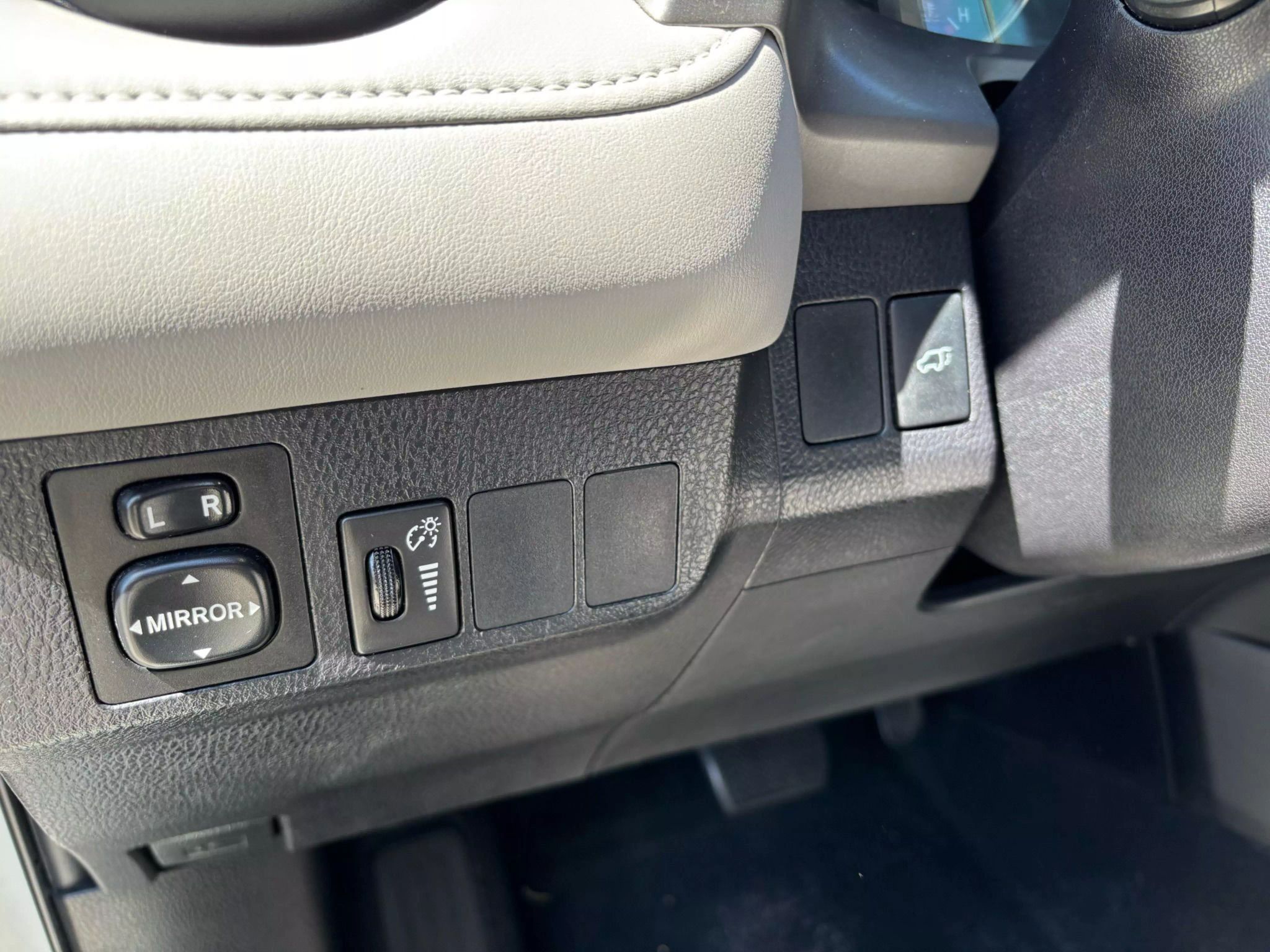 2016 Toyota RAV4 XLE Sport Utility 4D