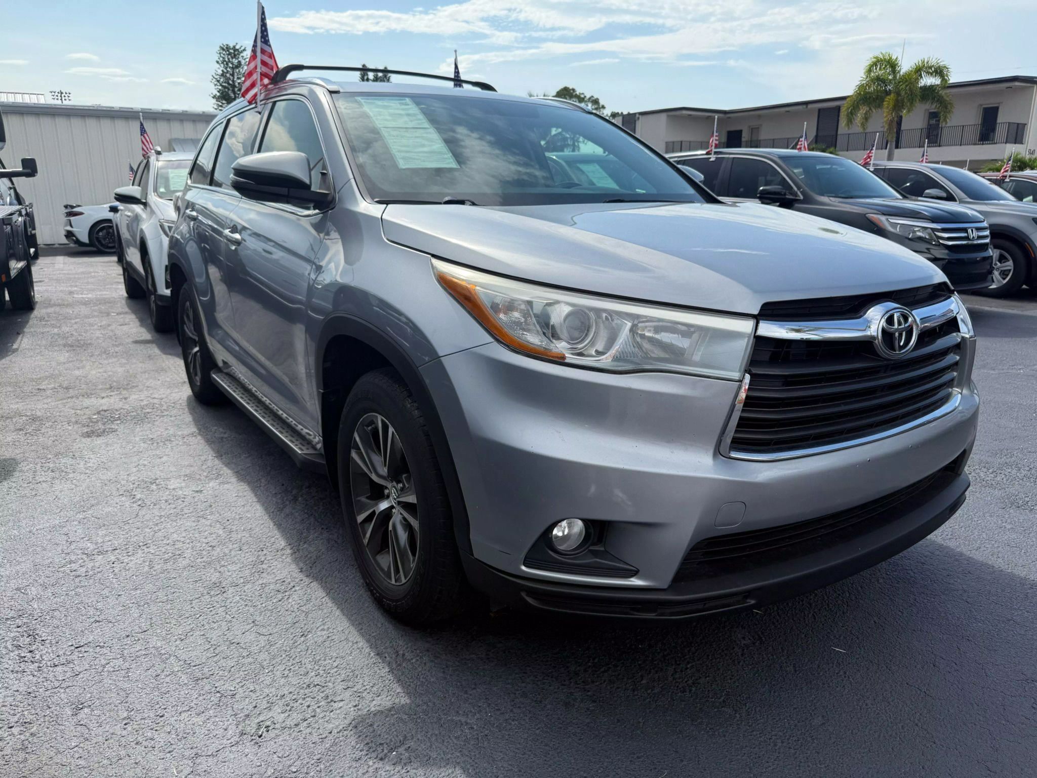 2016 Toyota Highlander XLE Sport Utility 4D