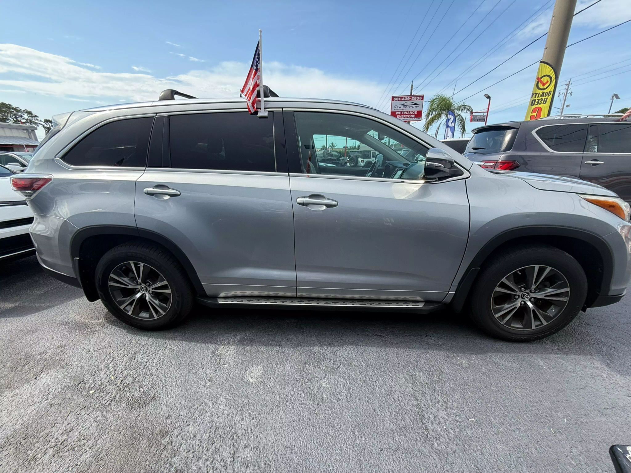 2016 Toyota Highlander XLE Sport Utility 4D