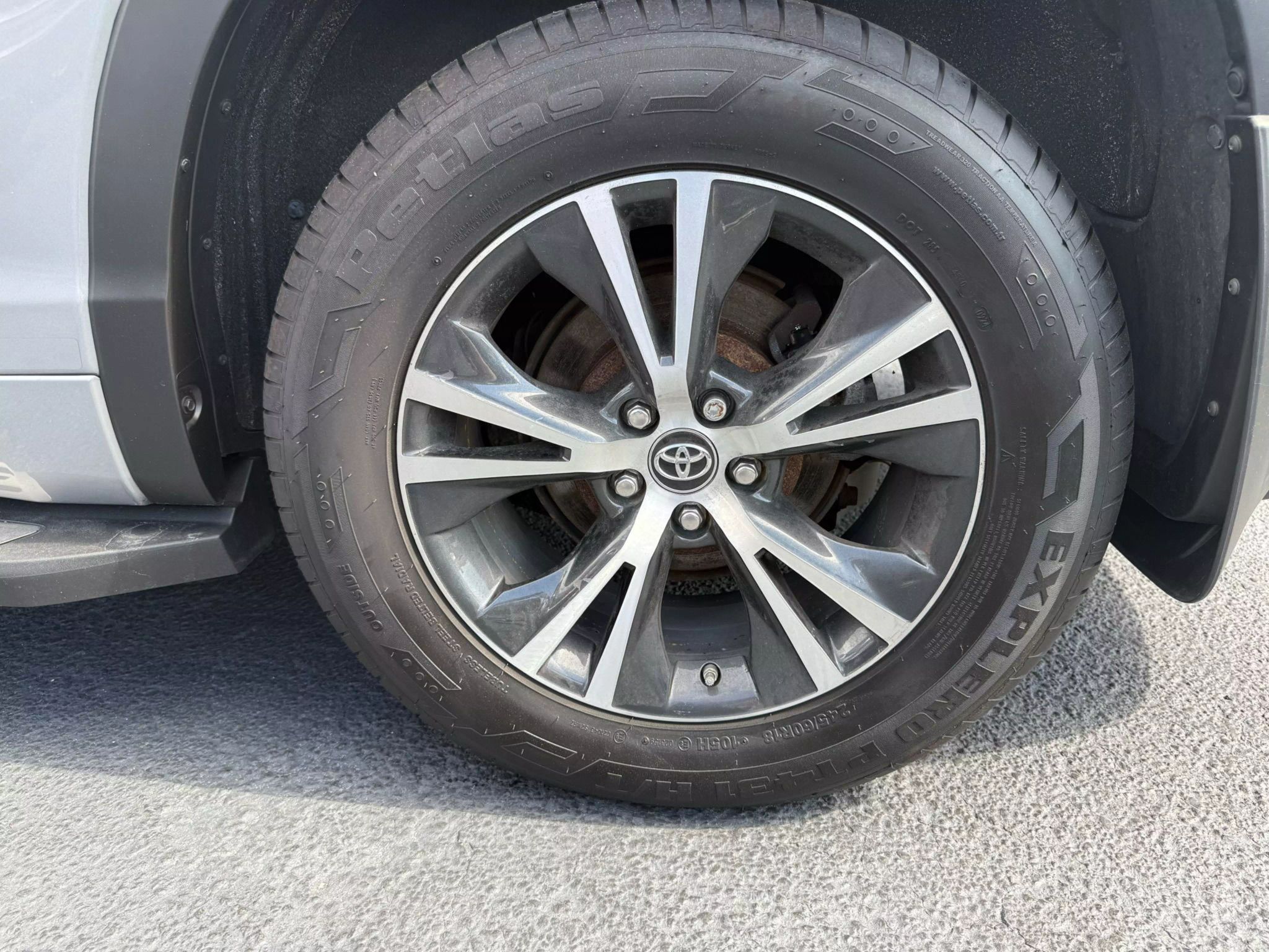 2016 Toyota Highlander XLE Sport Utility 4D