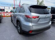 2016 Toyota Highlander XLE Sport Utility 4D