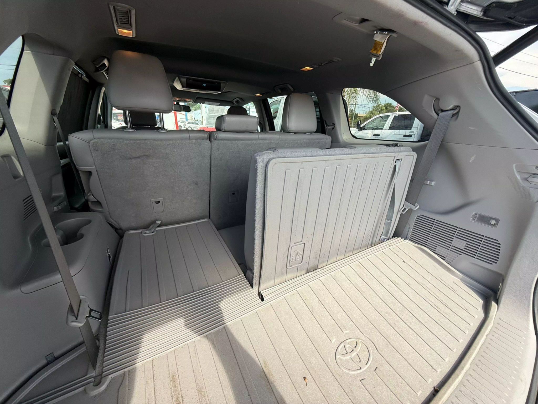 2016 Toyota Highlander XLE Sport Utility 4D