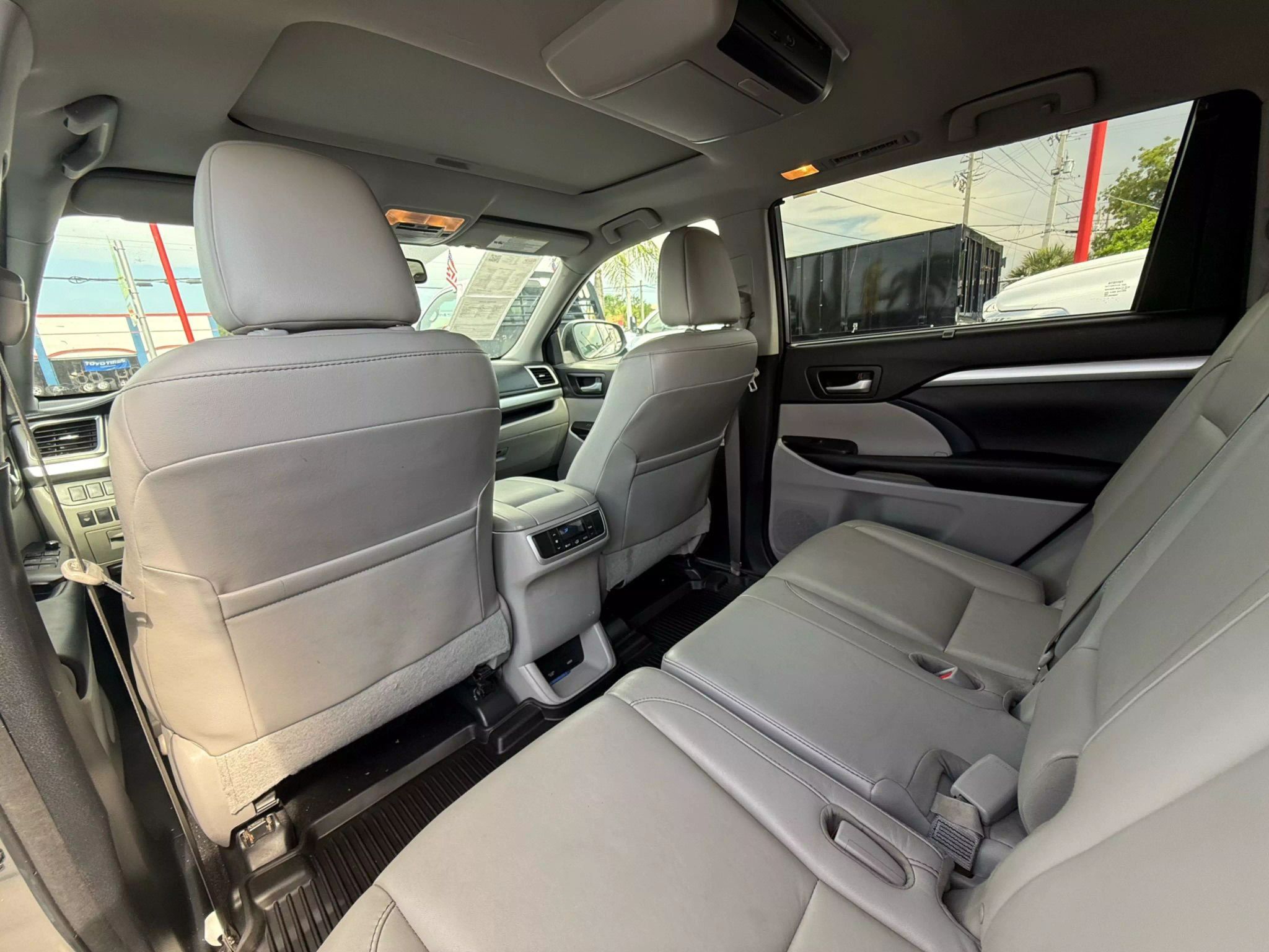 2016 Toyota Highlander XLE Sport Utility 4D
