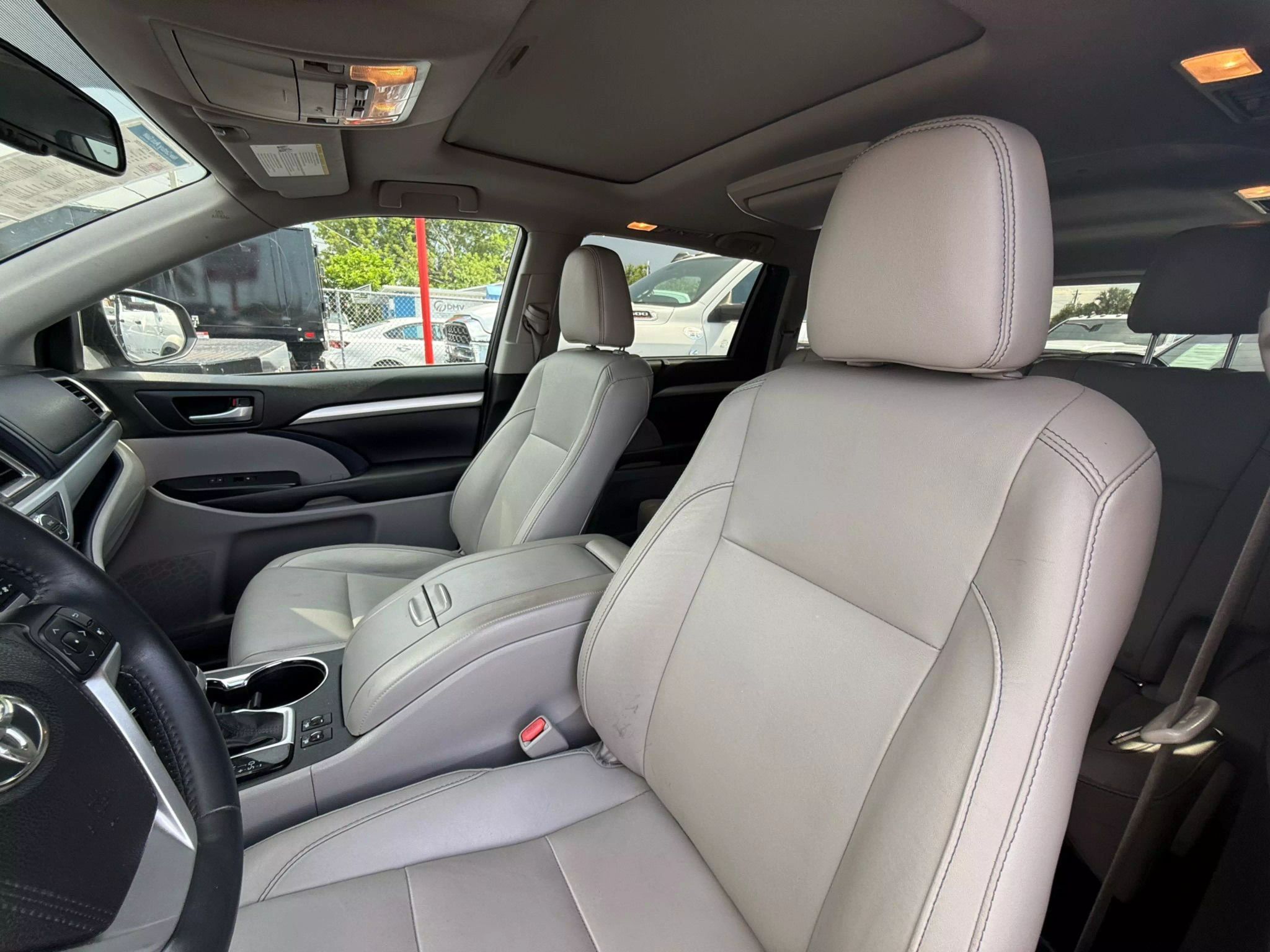 2016 Toyota Highlander XLE Sport Utility 4D