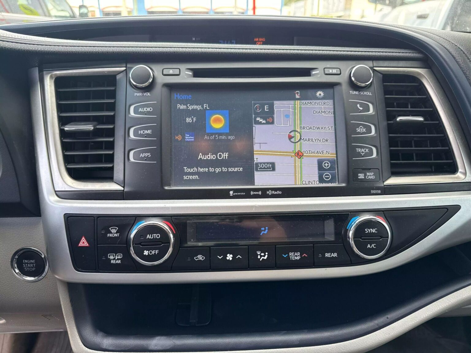2016 Toyota Highlander XLE Sport Utility 4D
