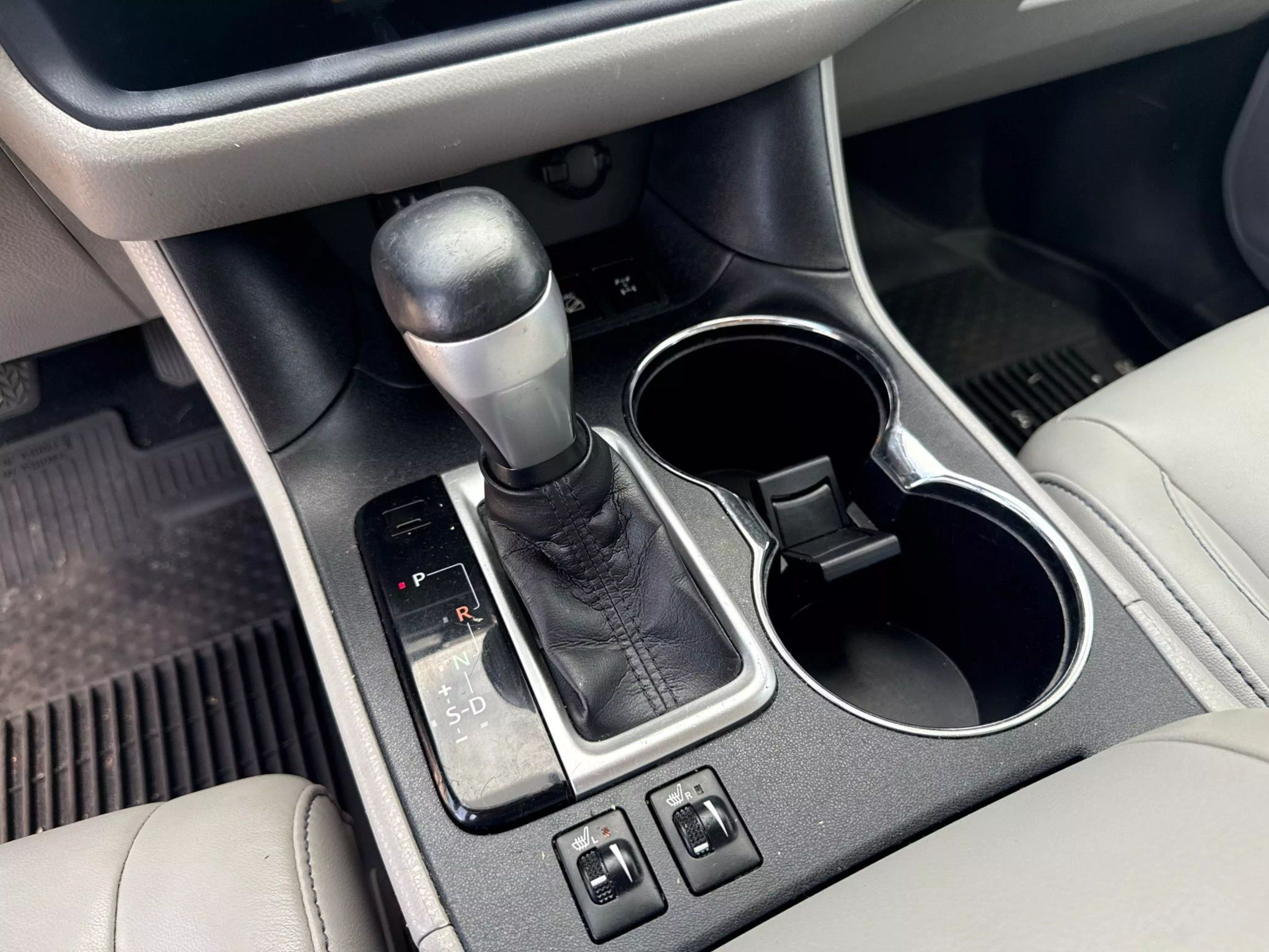 2016 Toyota Highlander XLE Sport Utility 4D