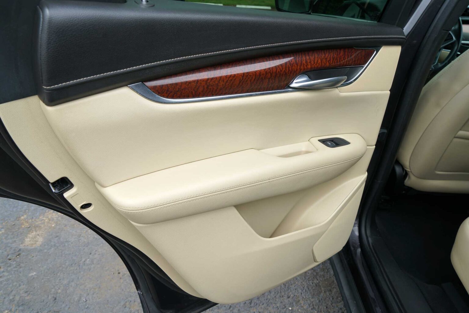 2017 Cadillac XT5 Premium Luxury Sport Utility 4D