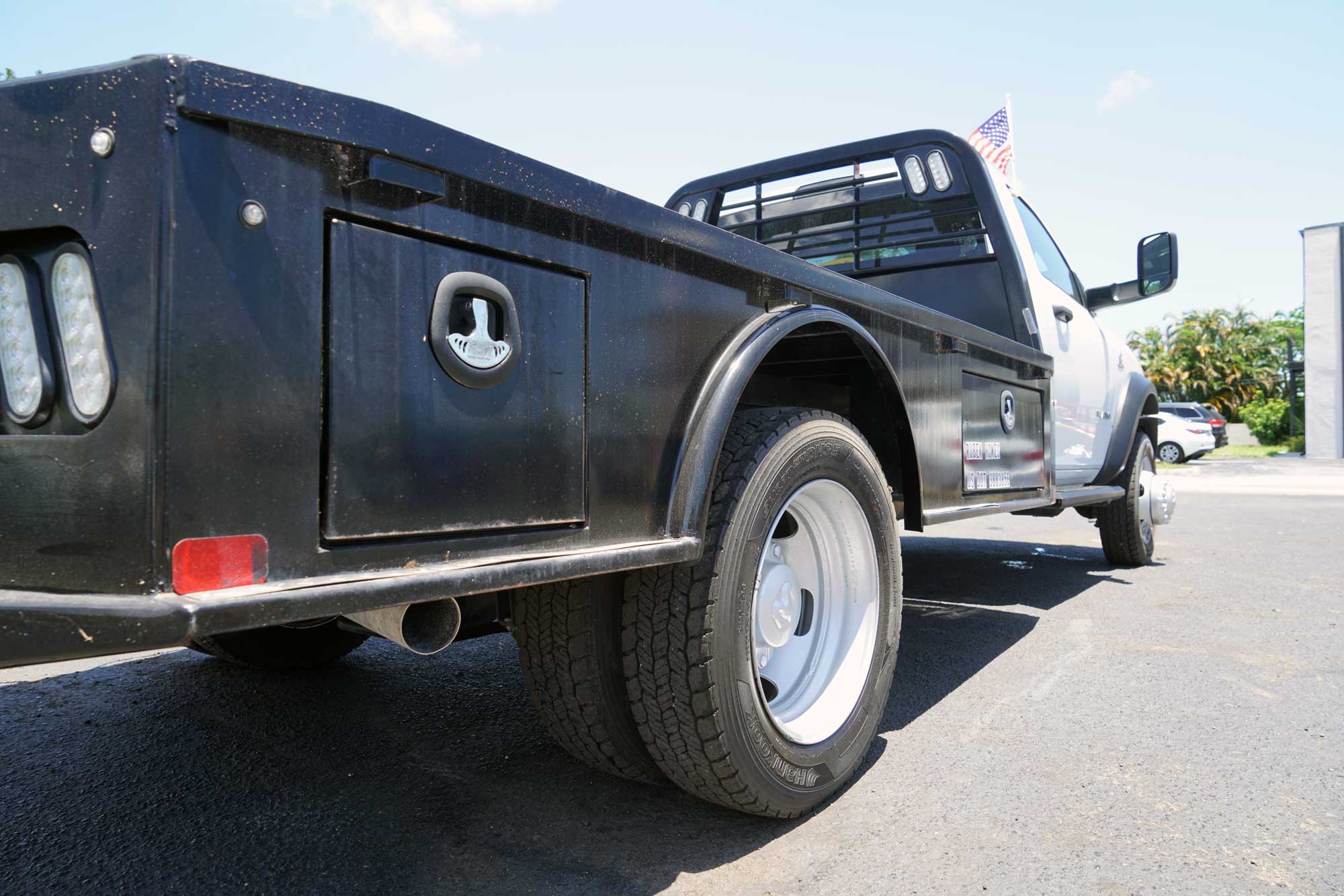 2022 Ram 5500 Regular Cab & Chassis SLT Tradesman 2D
