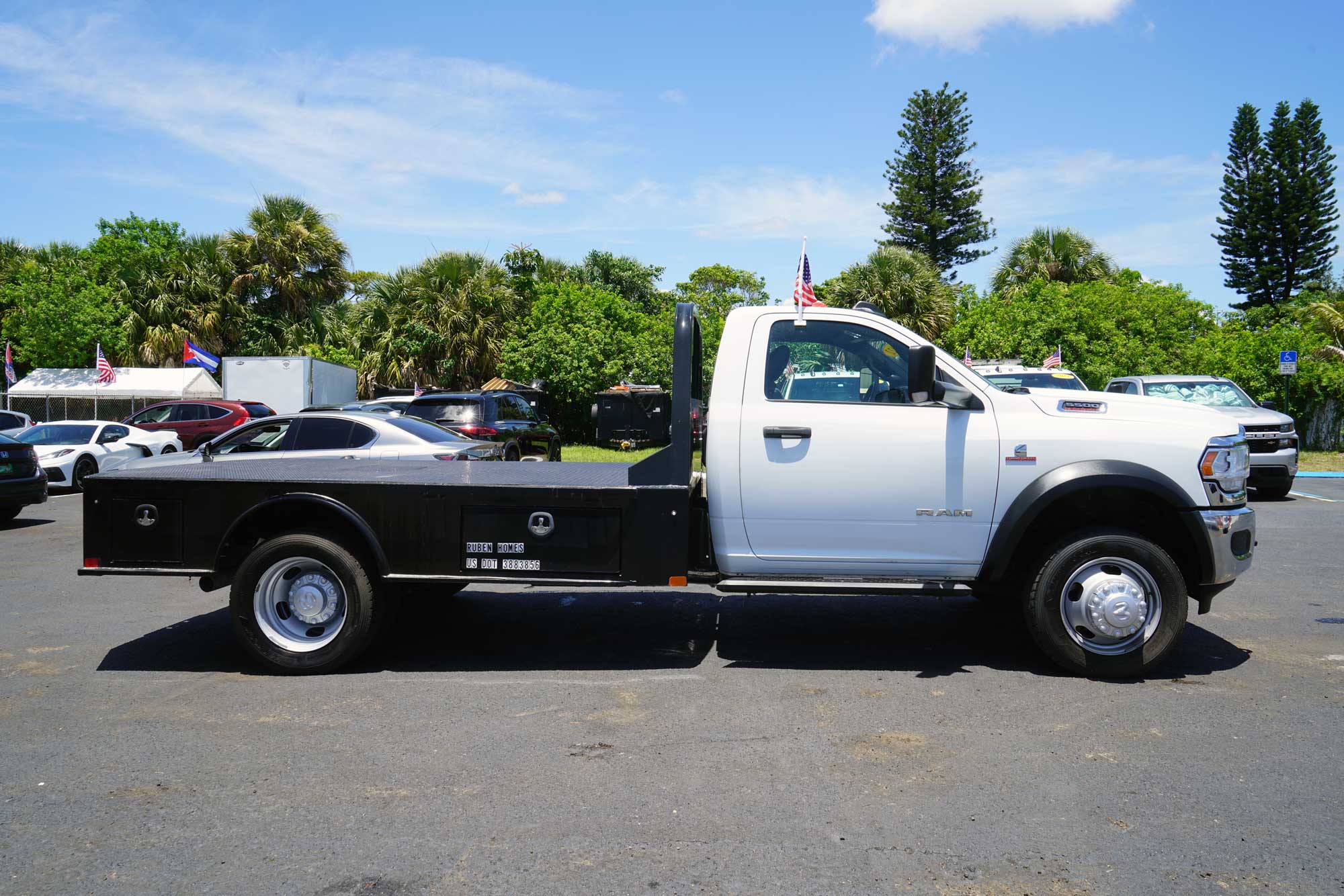 2022 Ram 5500 Regular Cab & Chassis SLT Tradesman 2D
