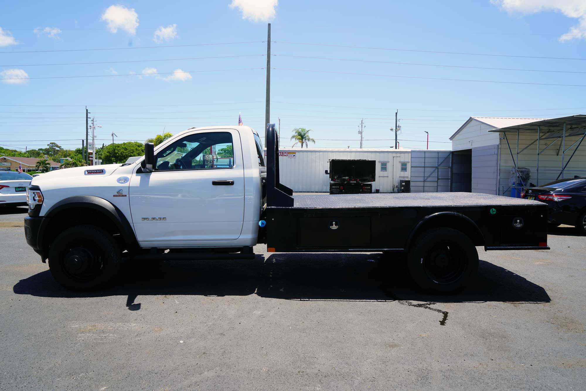2022 Ram 5500 Regular Cab & Chassis Tradesman SLT Cab & Chassis 2D