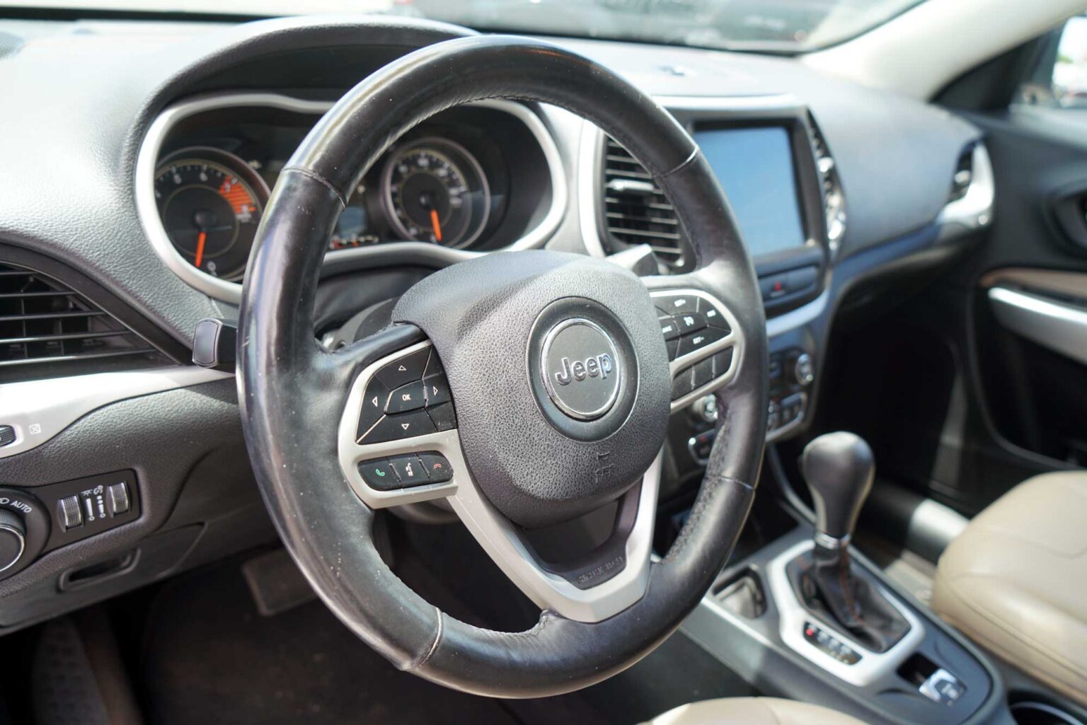 2017 Jeep Cherokee Limited Sport Utility 4D