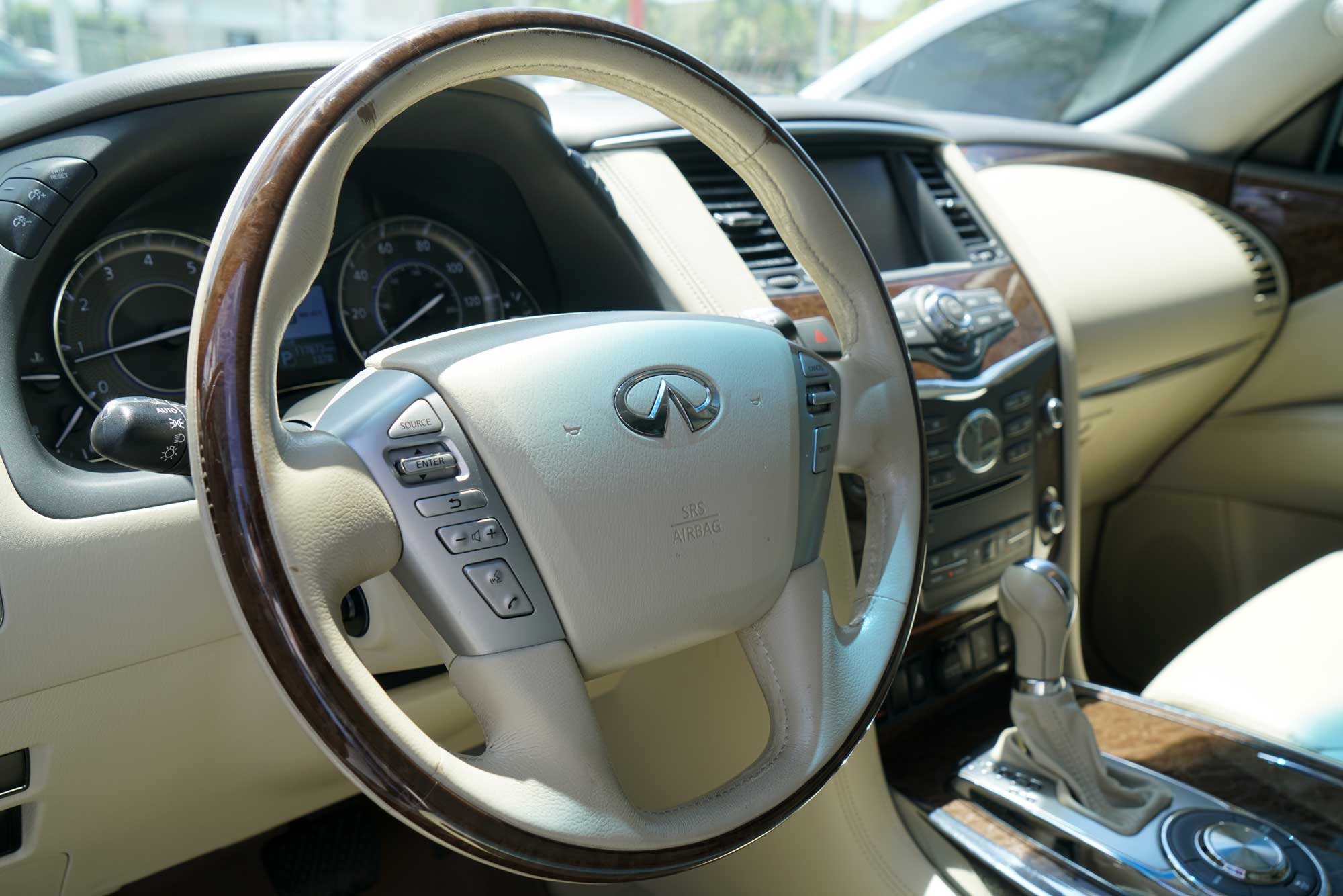 2016 INFINITI QX80 Sport Utility 4D