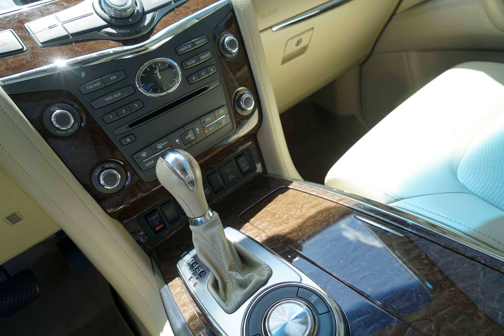 2016 INFINITI QX80 Sport Utility 4D