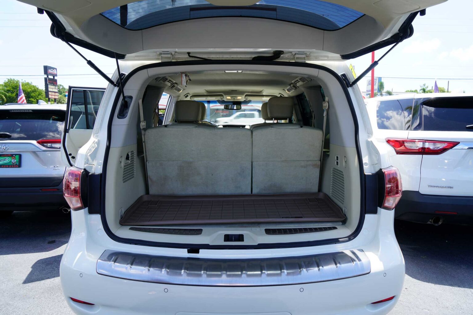 2016 INFINITI QX80 Sport Utility 4D