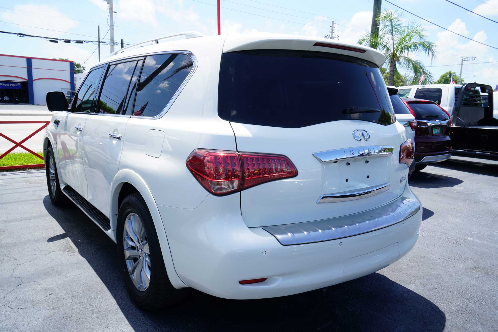 2016 INFINITI QX80 Sport Utility 4D