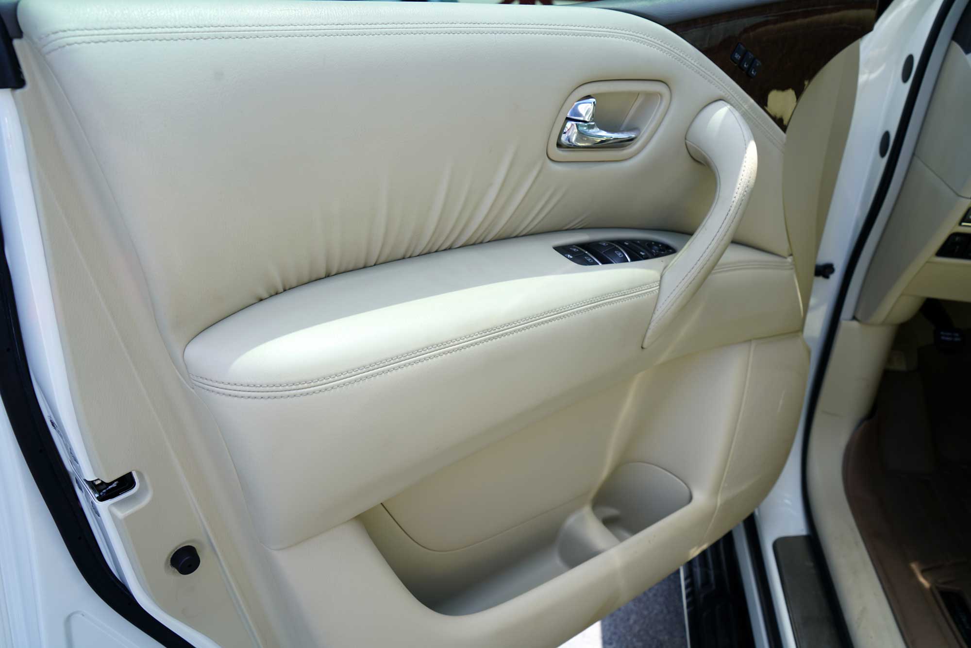 2016 INFINITI QX80 Sport Utility 4D