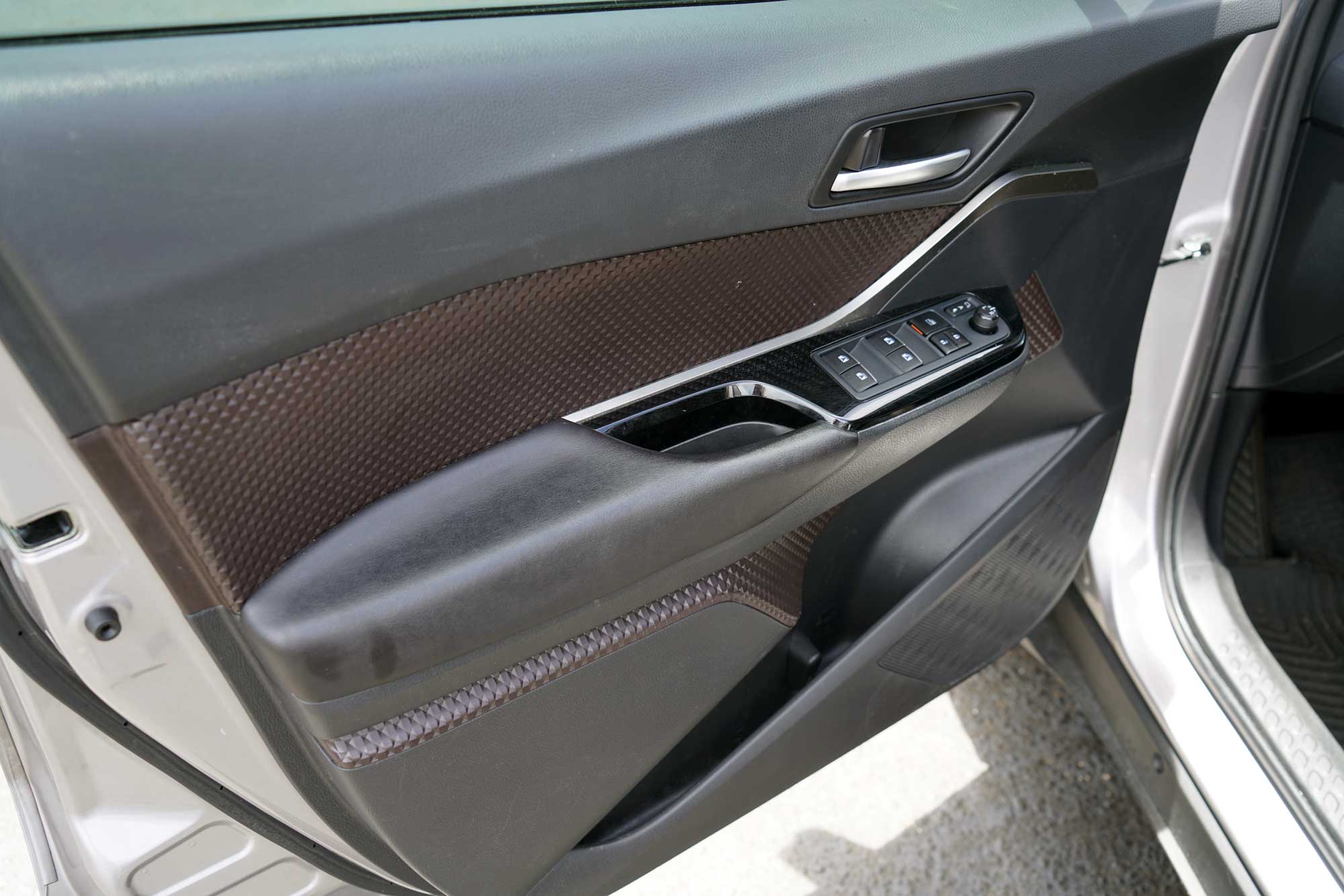 2019 Toyota C-HR Limited Sport Utility 4D