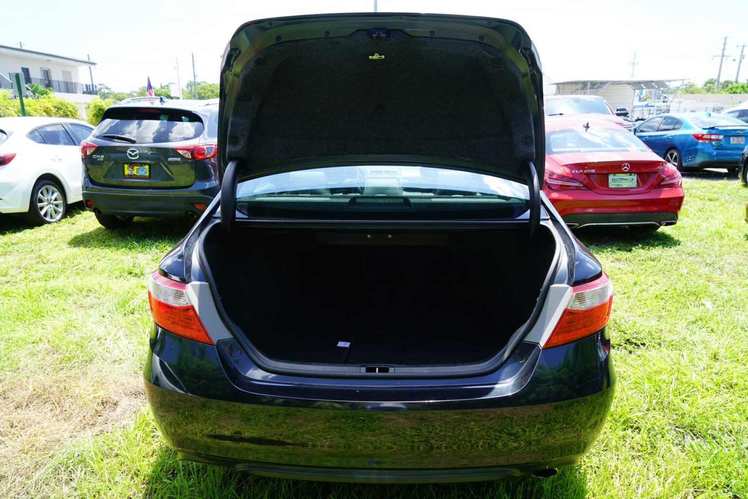 2015 Toyota Camry SE Sedan 4D