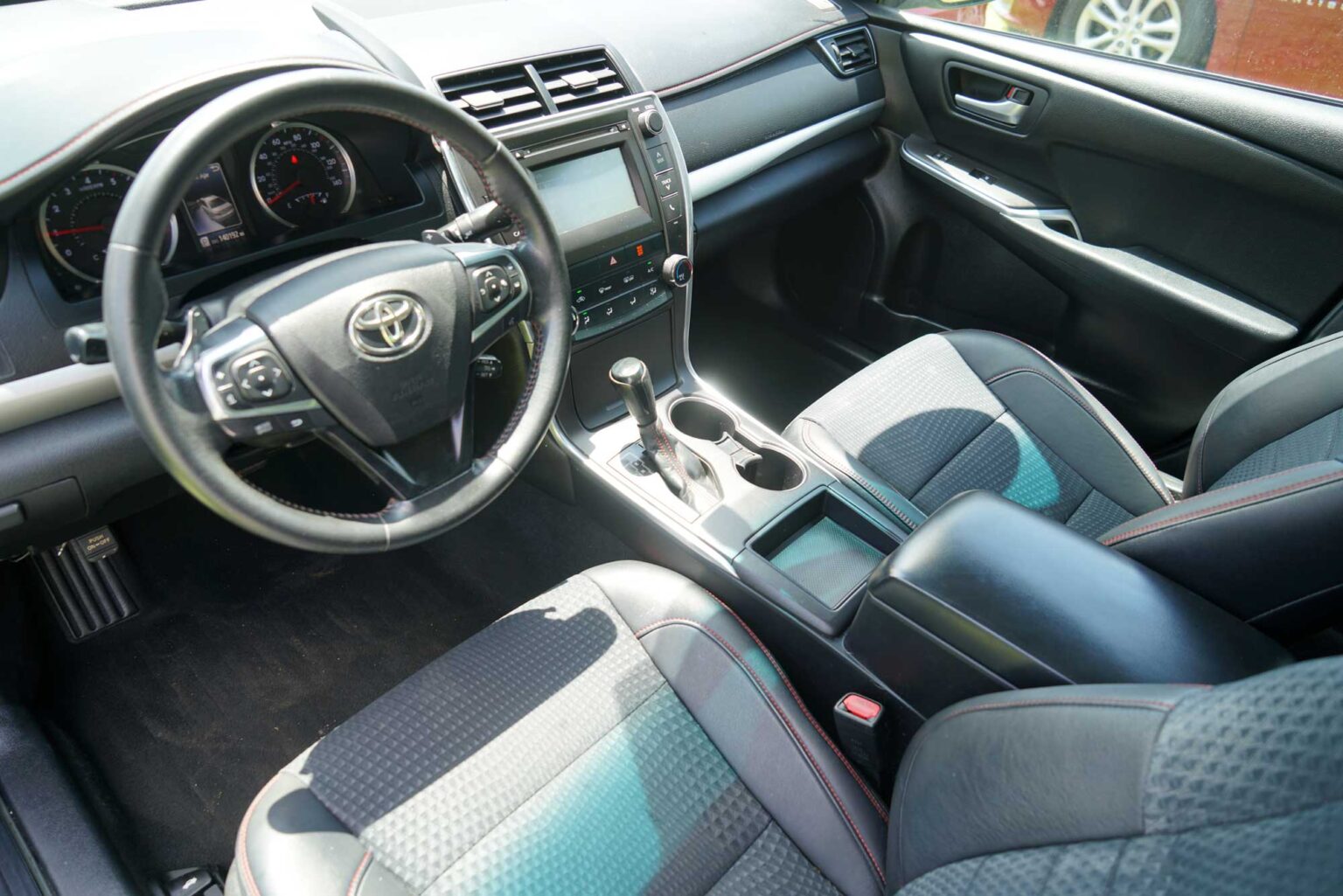 2015 Toyota Camry SE Sedan 4D