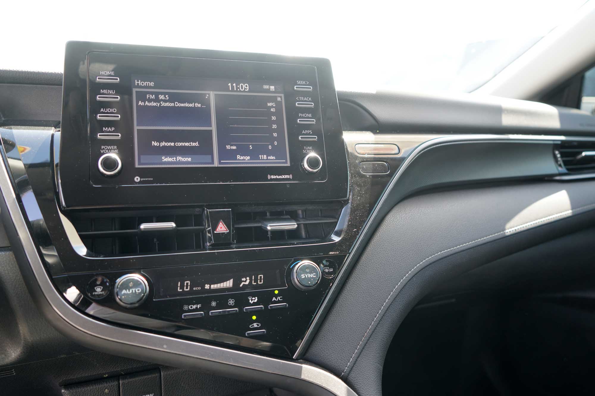 2022 Toyota Camry SE Sedan 4D